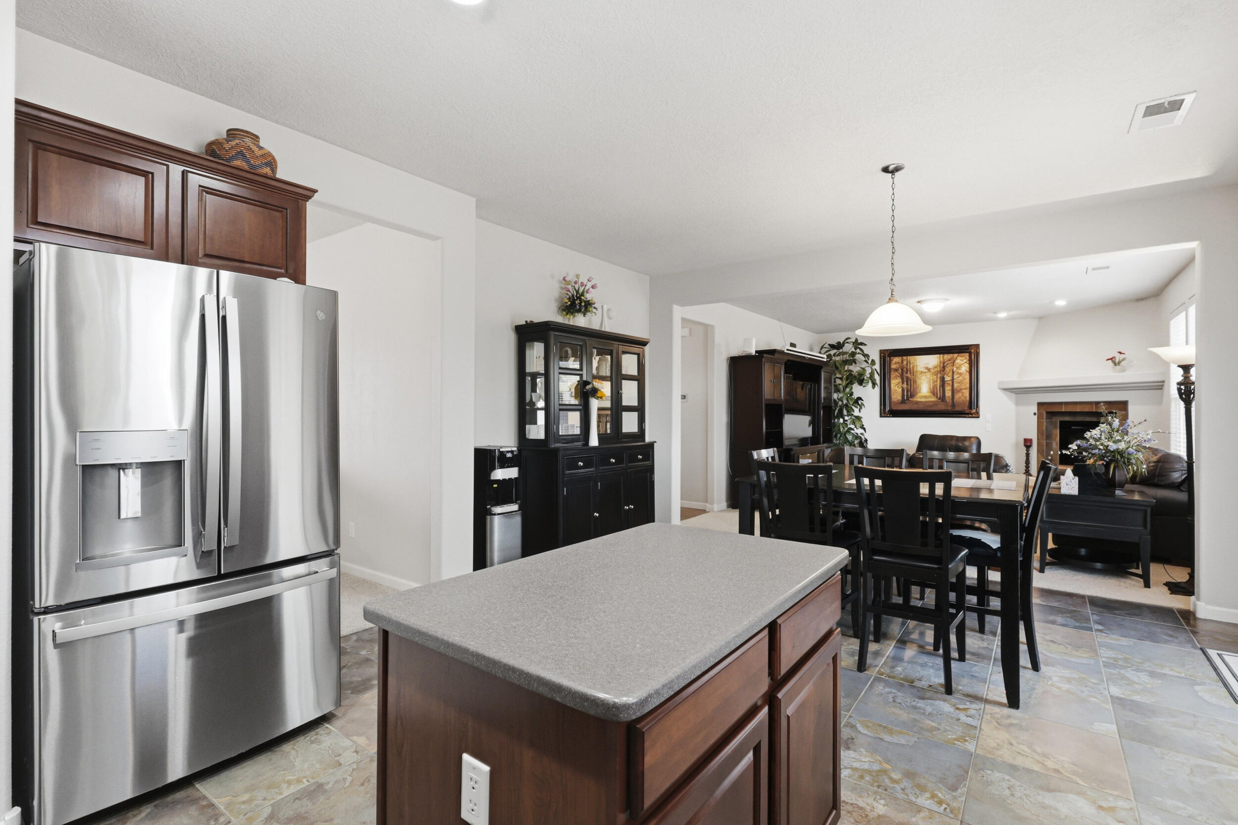 7120 Fairbanks Drive NE