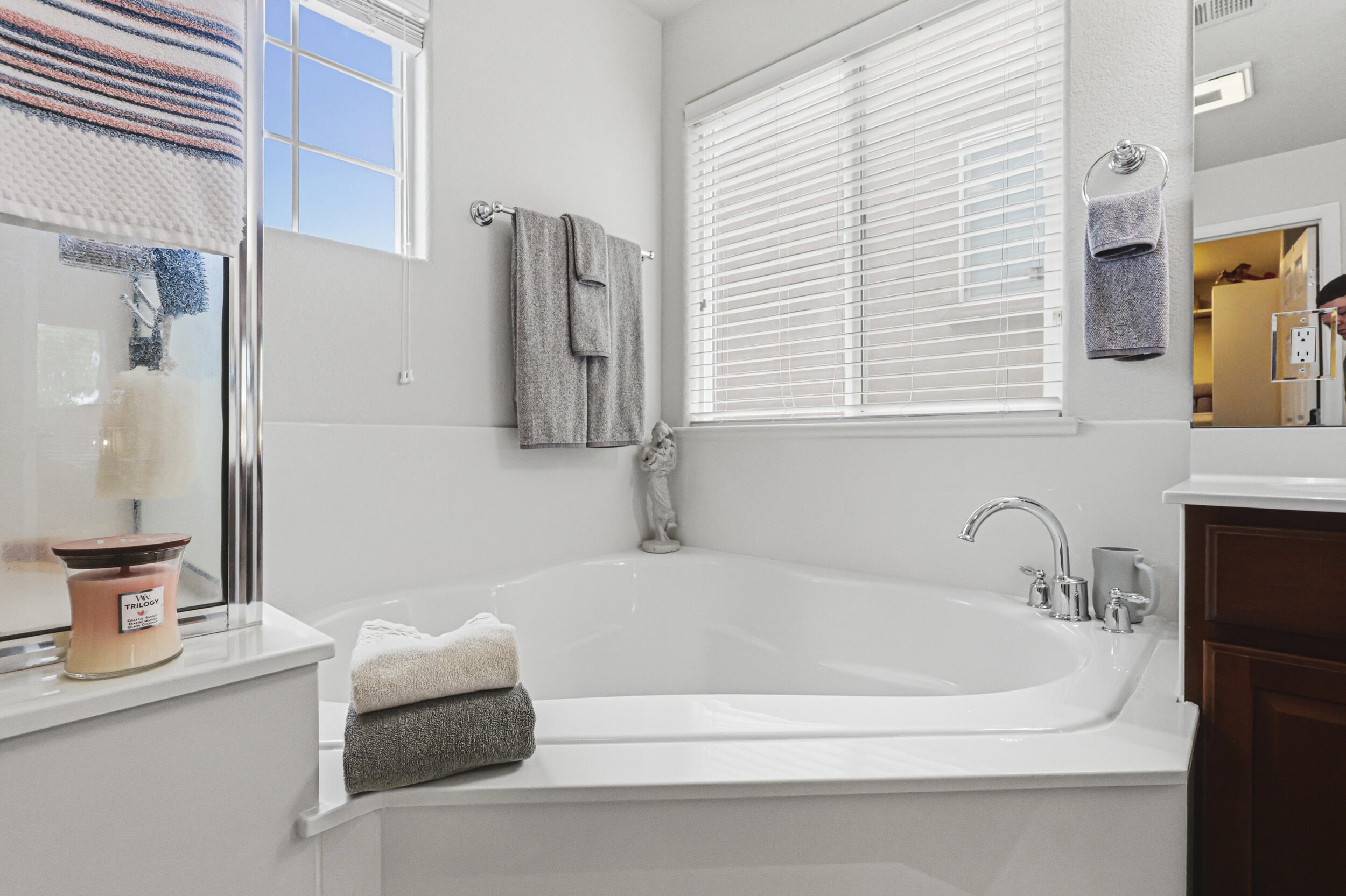 7120 Fairbanks Drive NE