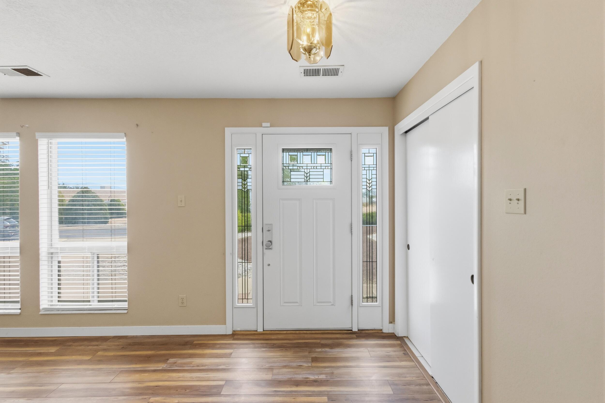 3301 May Circle SE