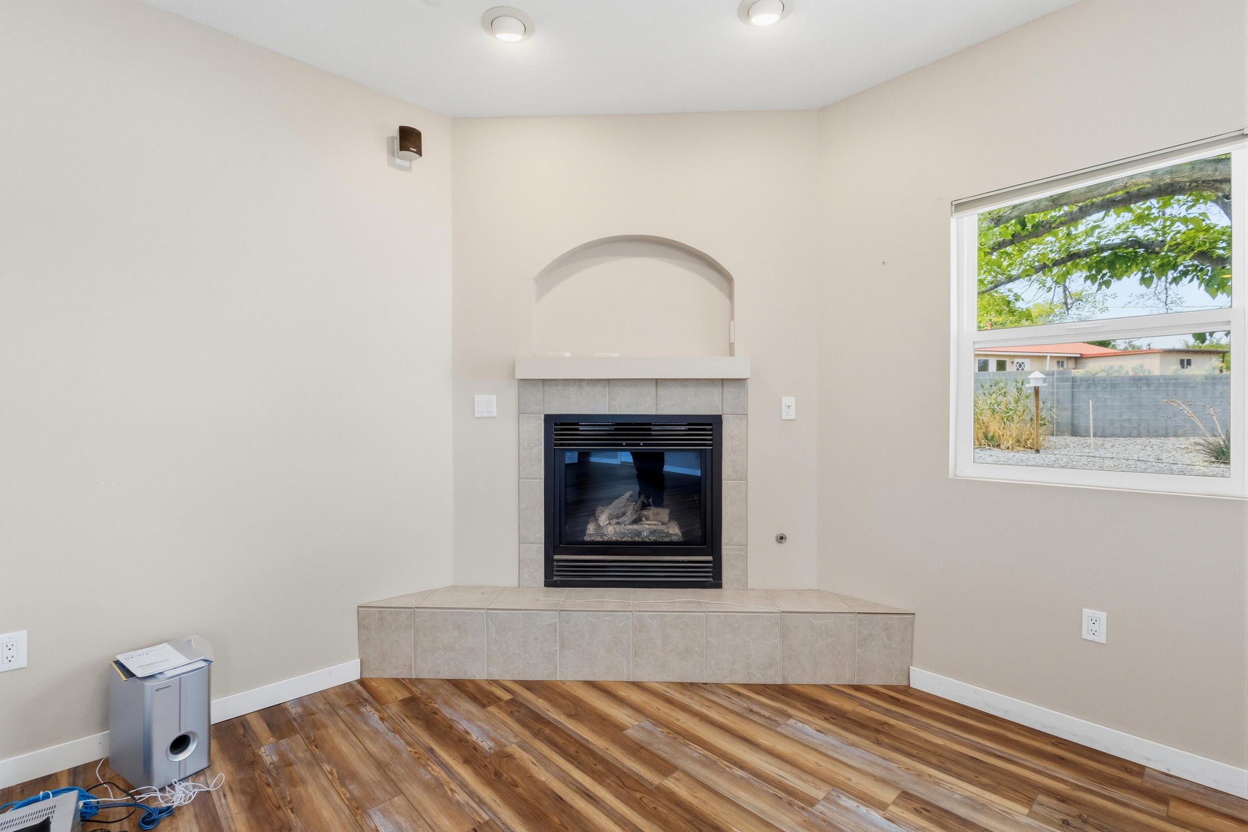 3301 May Circle SE