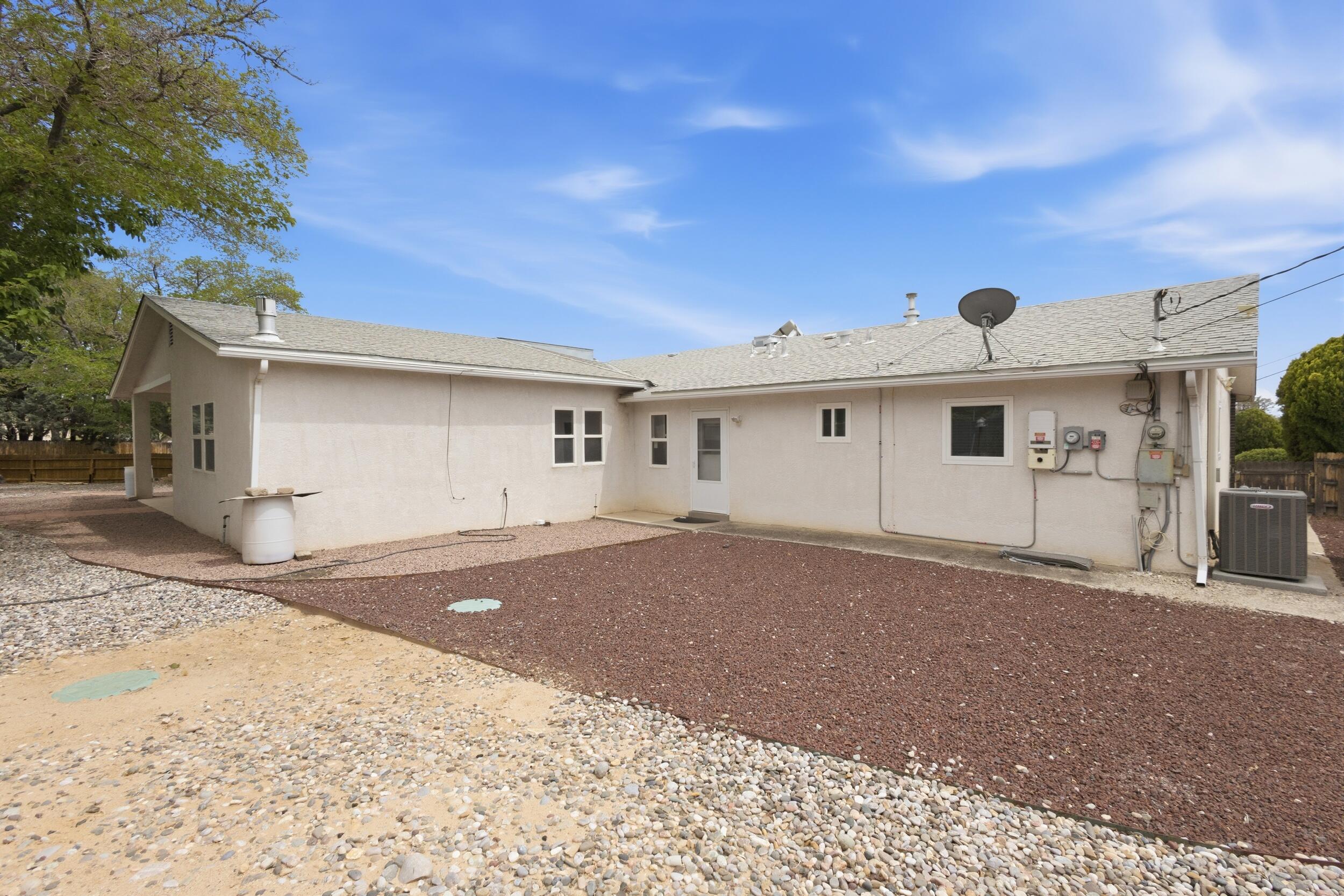 3301 May Circle SE