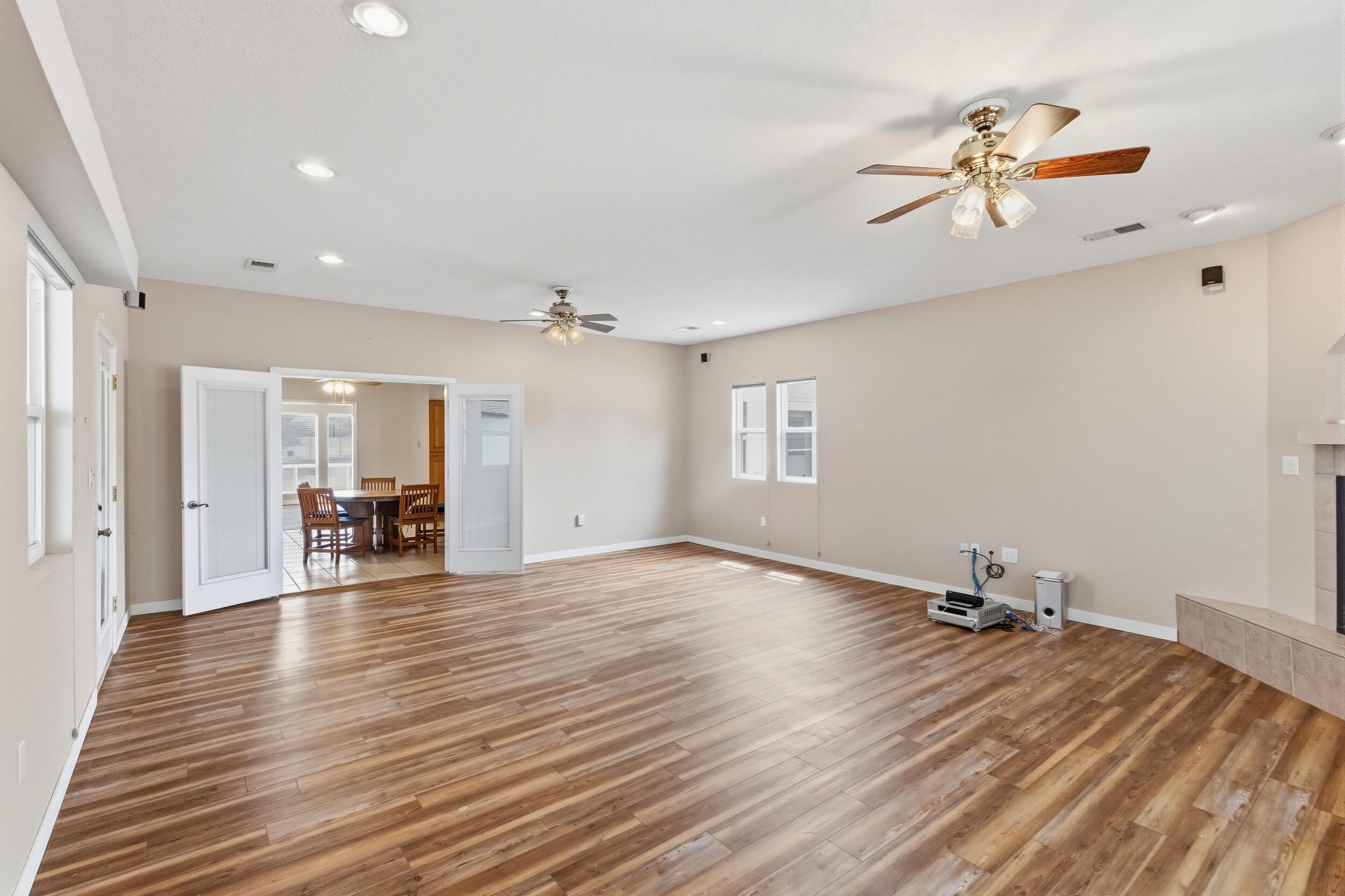3301 May Circle SE