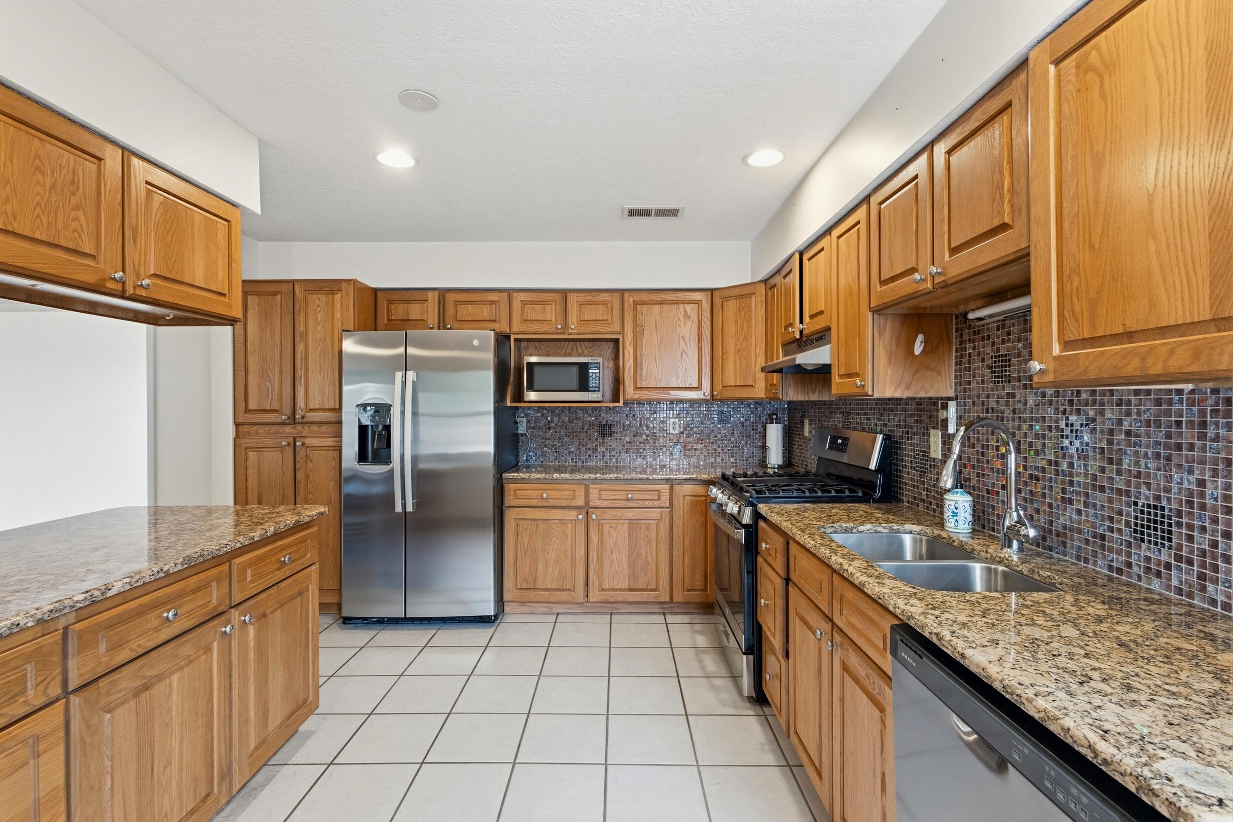 3301 May Circle SE
