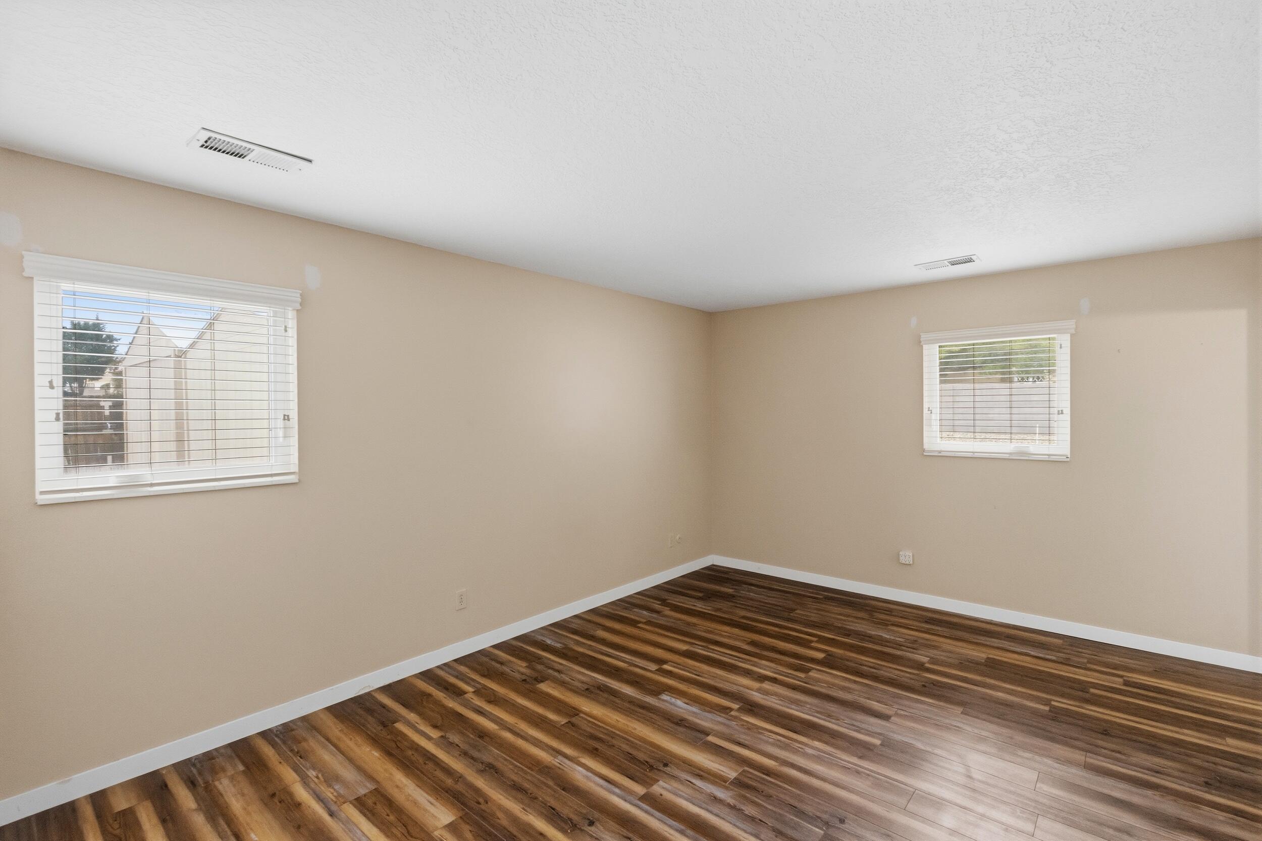 3301 May Circle SE