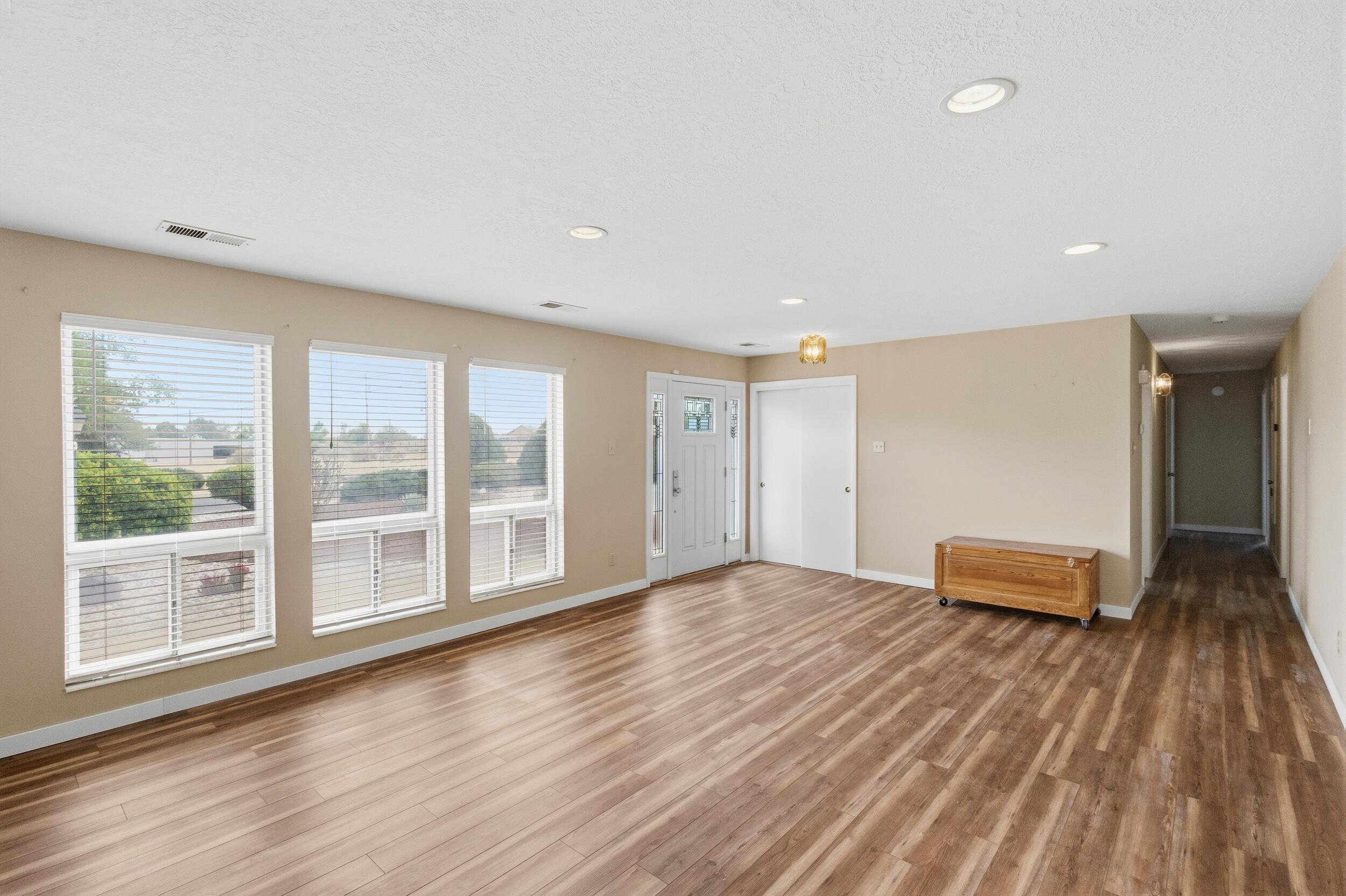 3301 May Circle SE