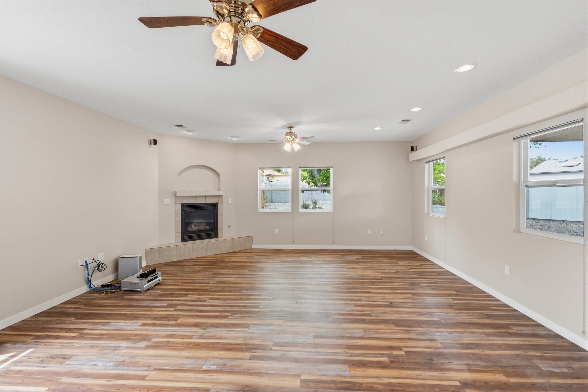3301 May Circle SE