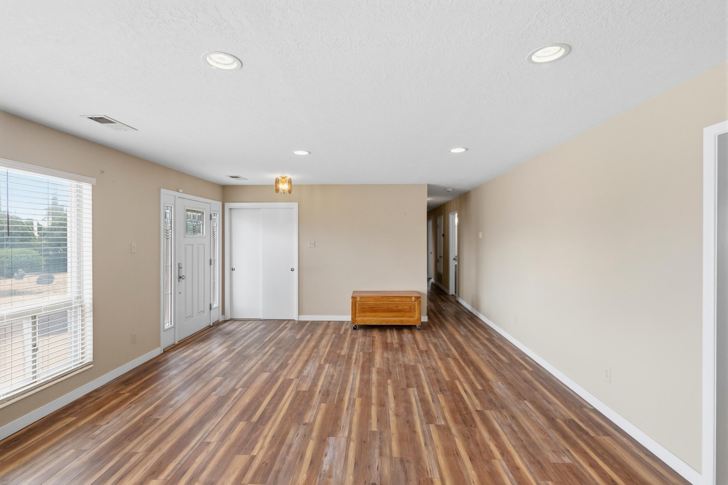 3301 May Circle SE