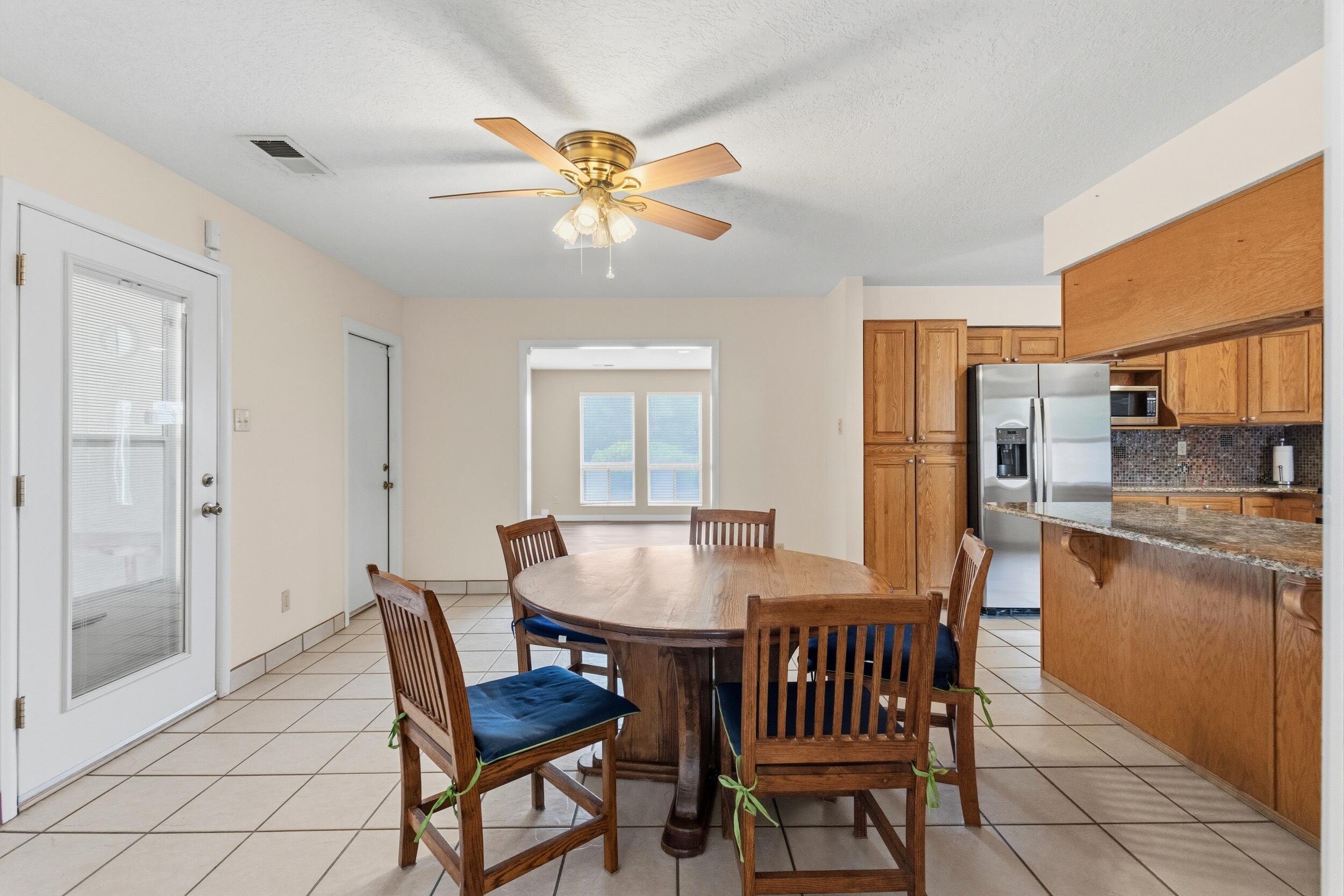 3301 May Circle SE