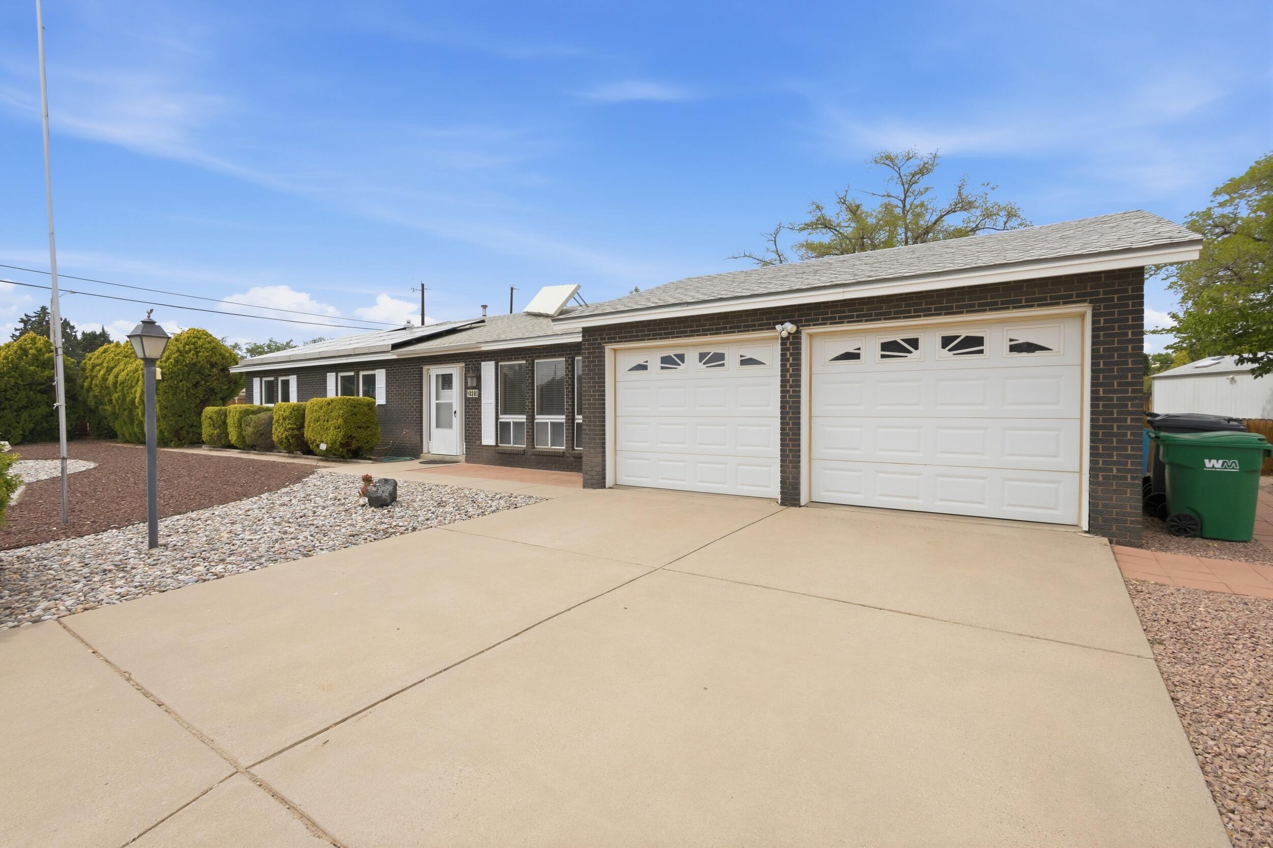 3301 May Circle SE
