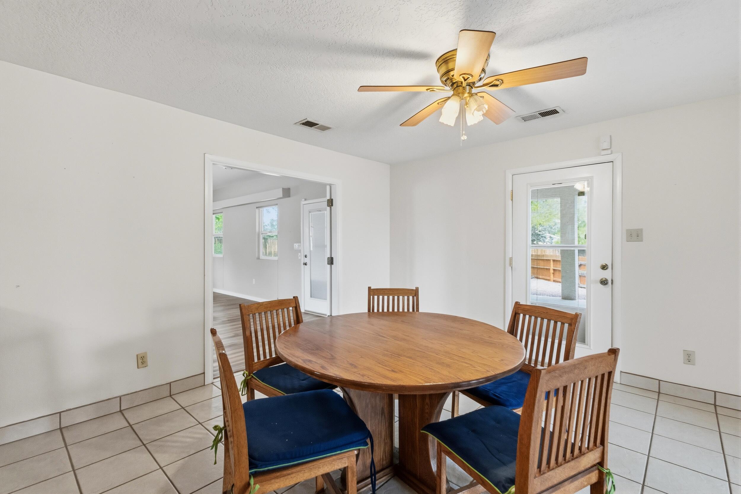 3301 May Circle SE