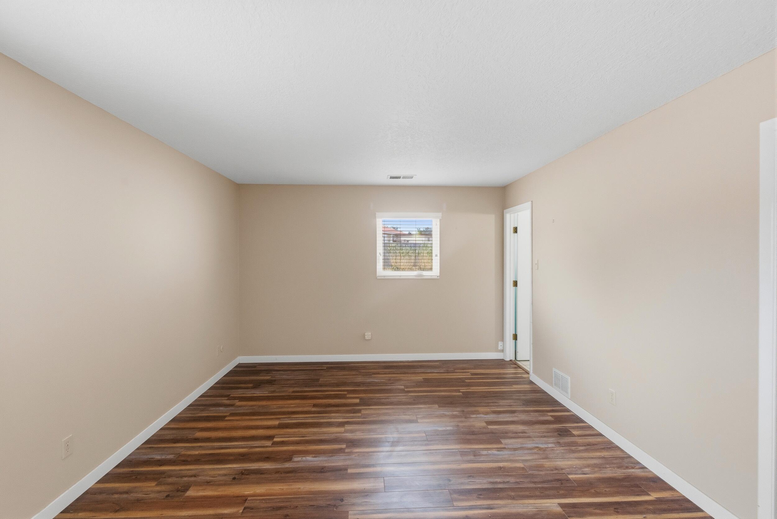 3301 May Circle SE