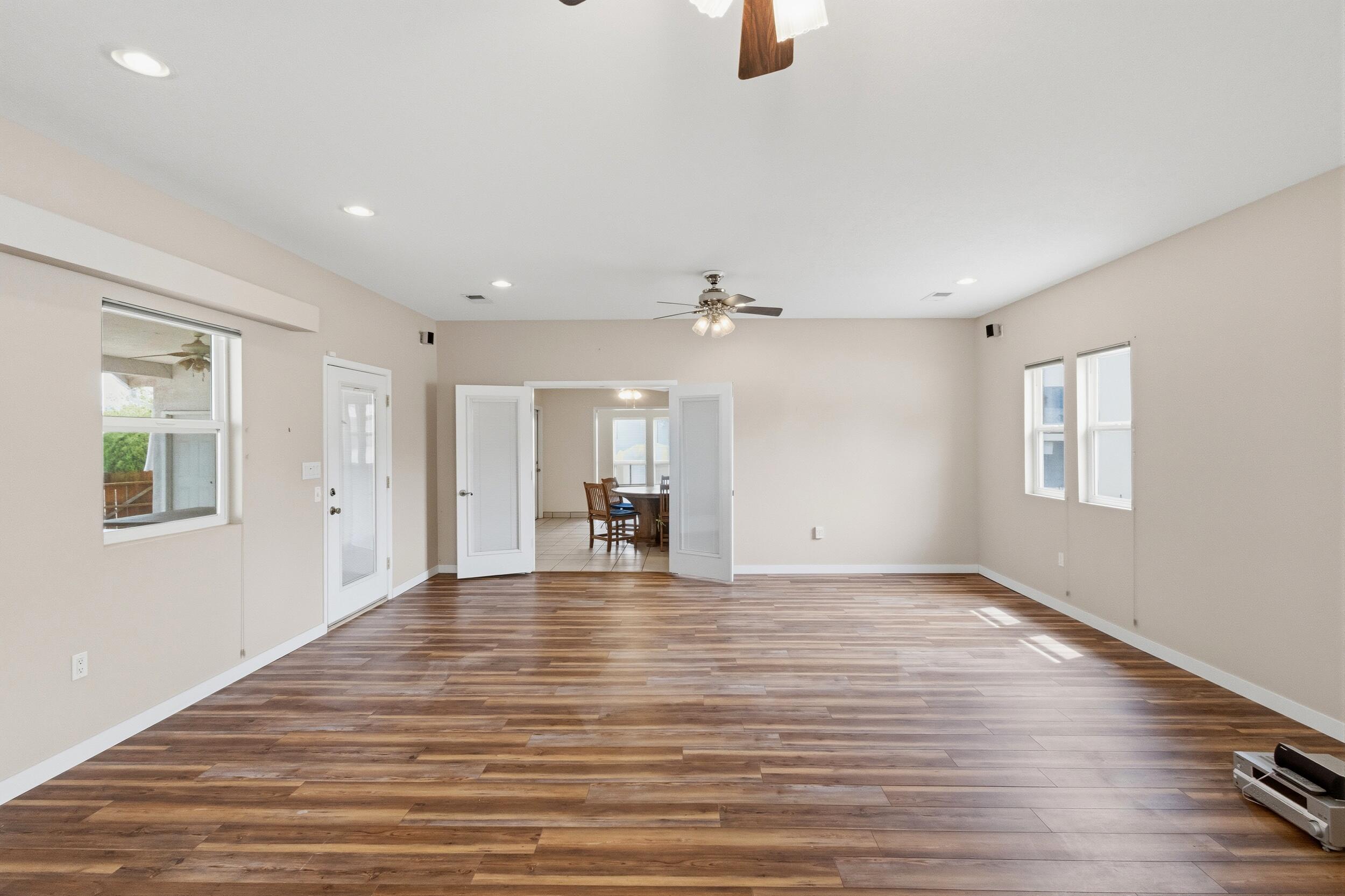3301 May Circle SE