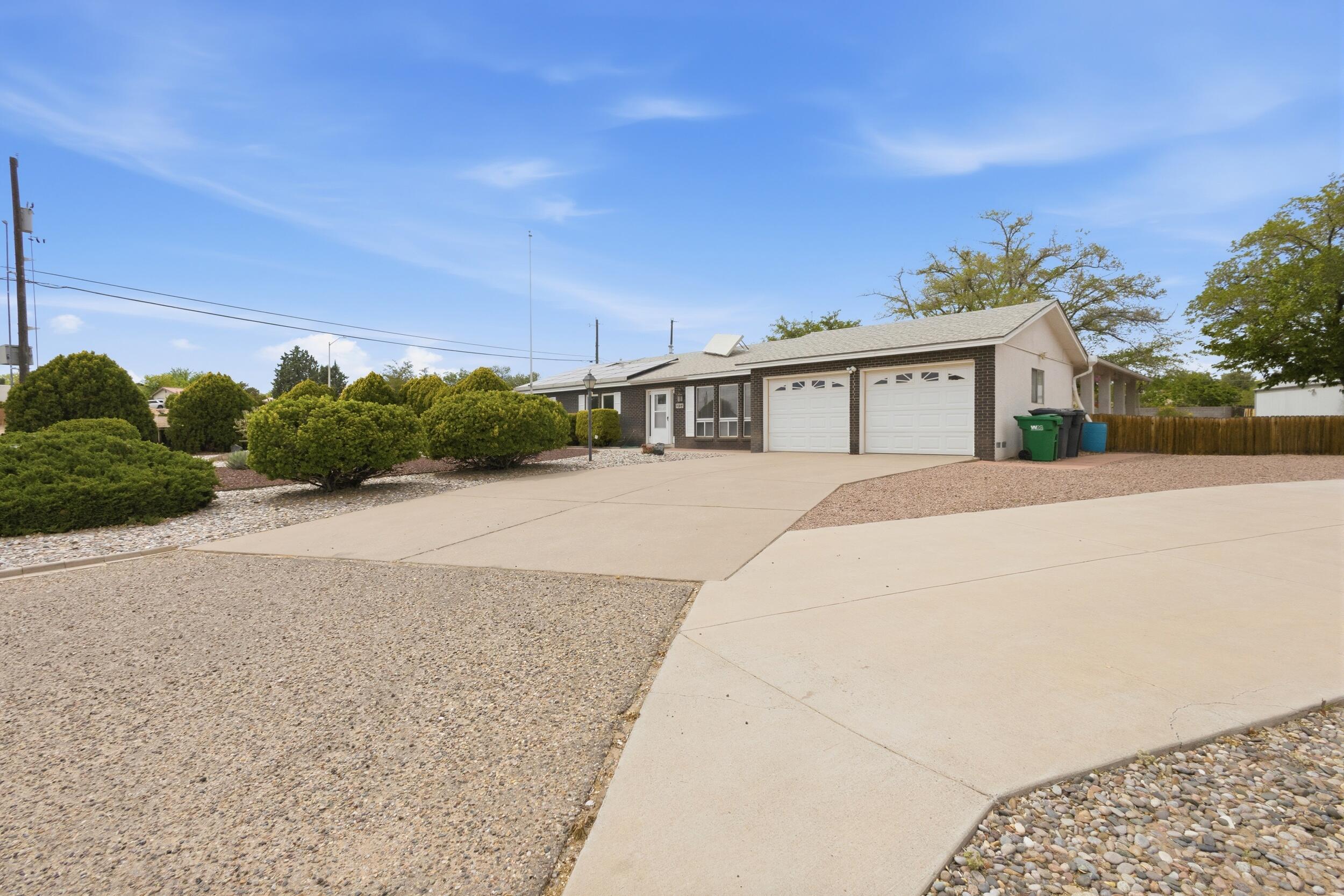 3301 May Circle SE