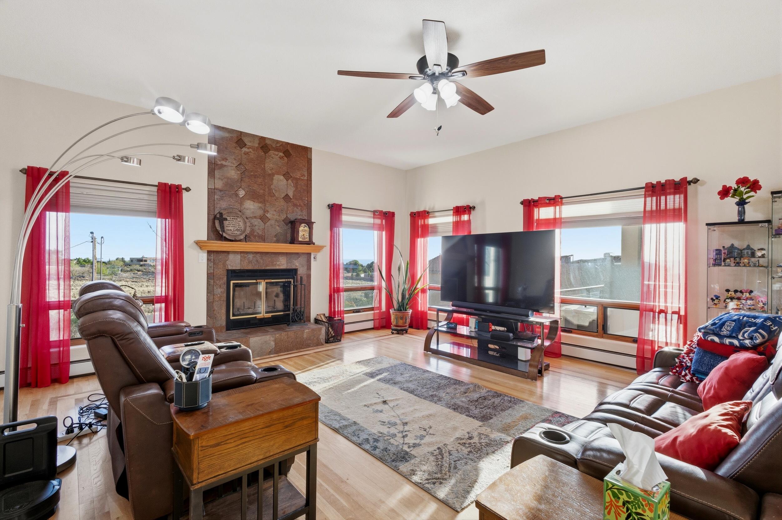 11125 San Francisco Road NE