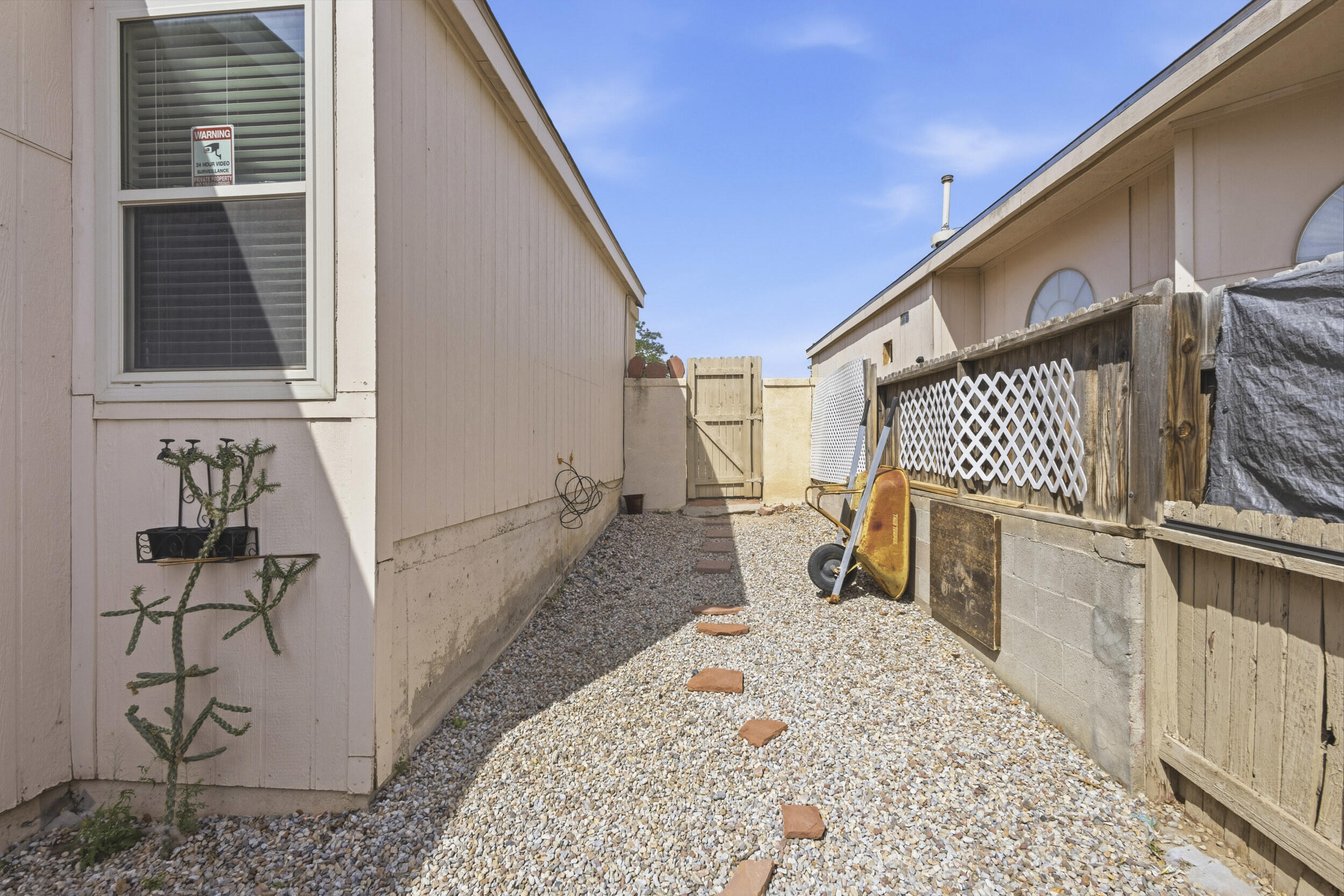 1728 Jeffrey Road NE