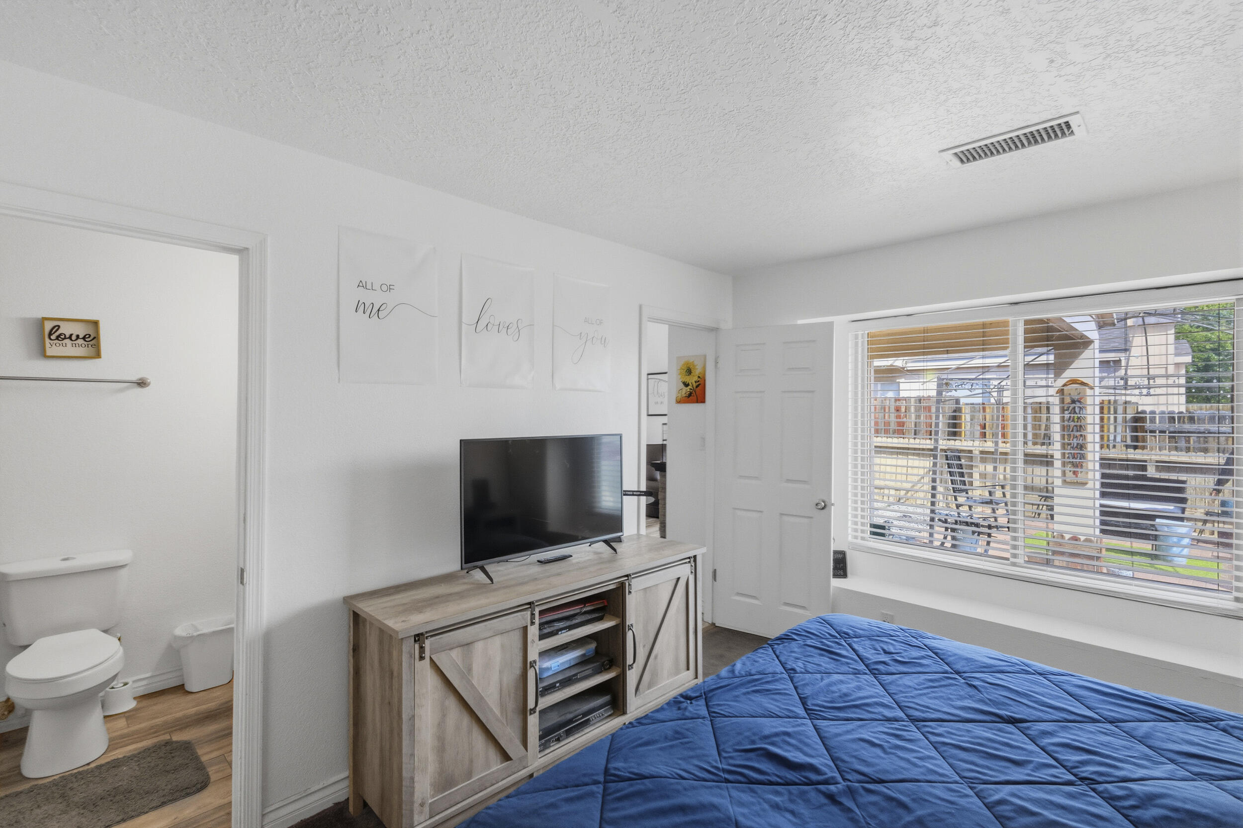 1728 Jeffrey Road NE