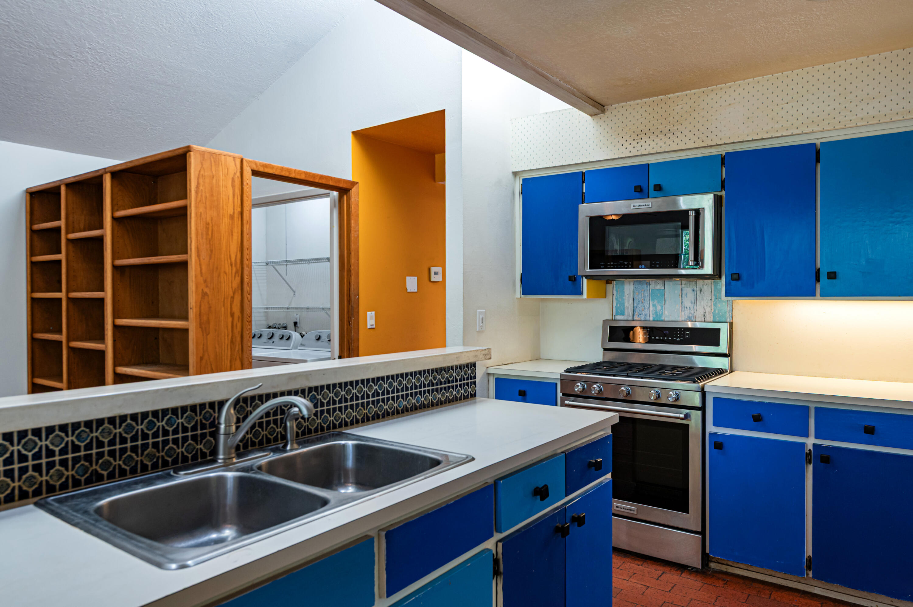 1020 Cuatro Cerros Trail SE
