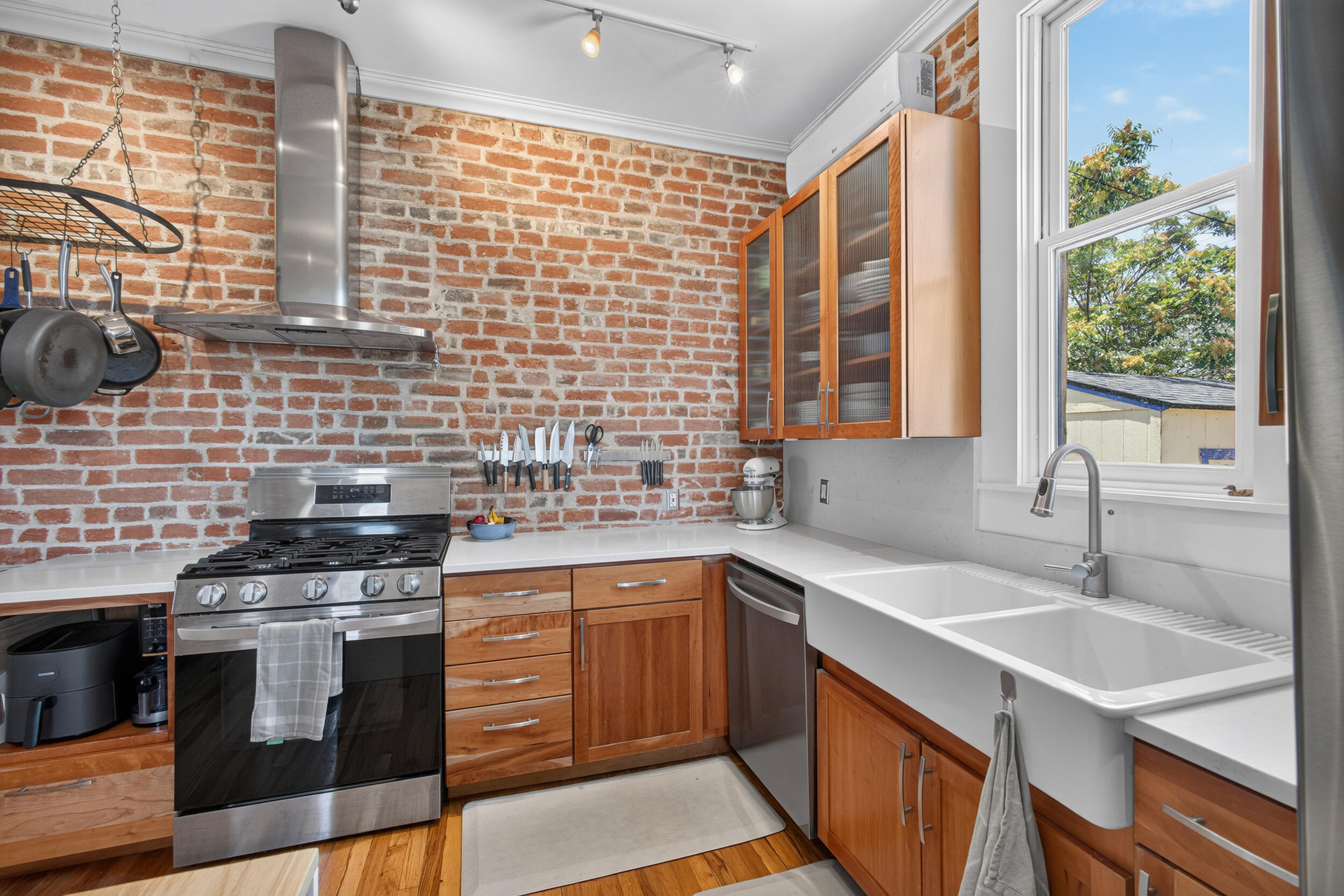 415 Edith Boulevard SE