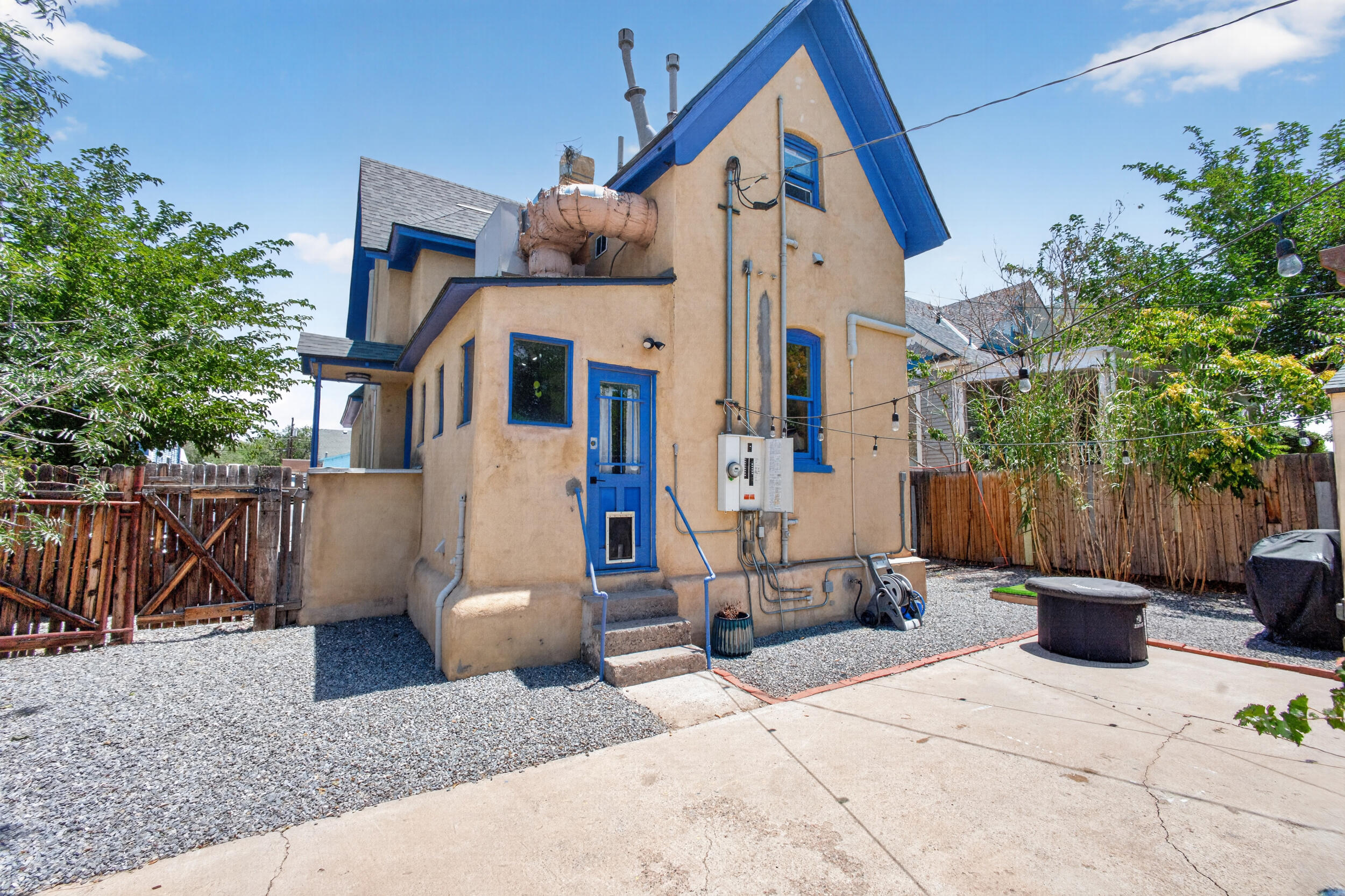 415 Edith Boulevard SE