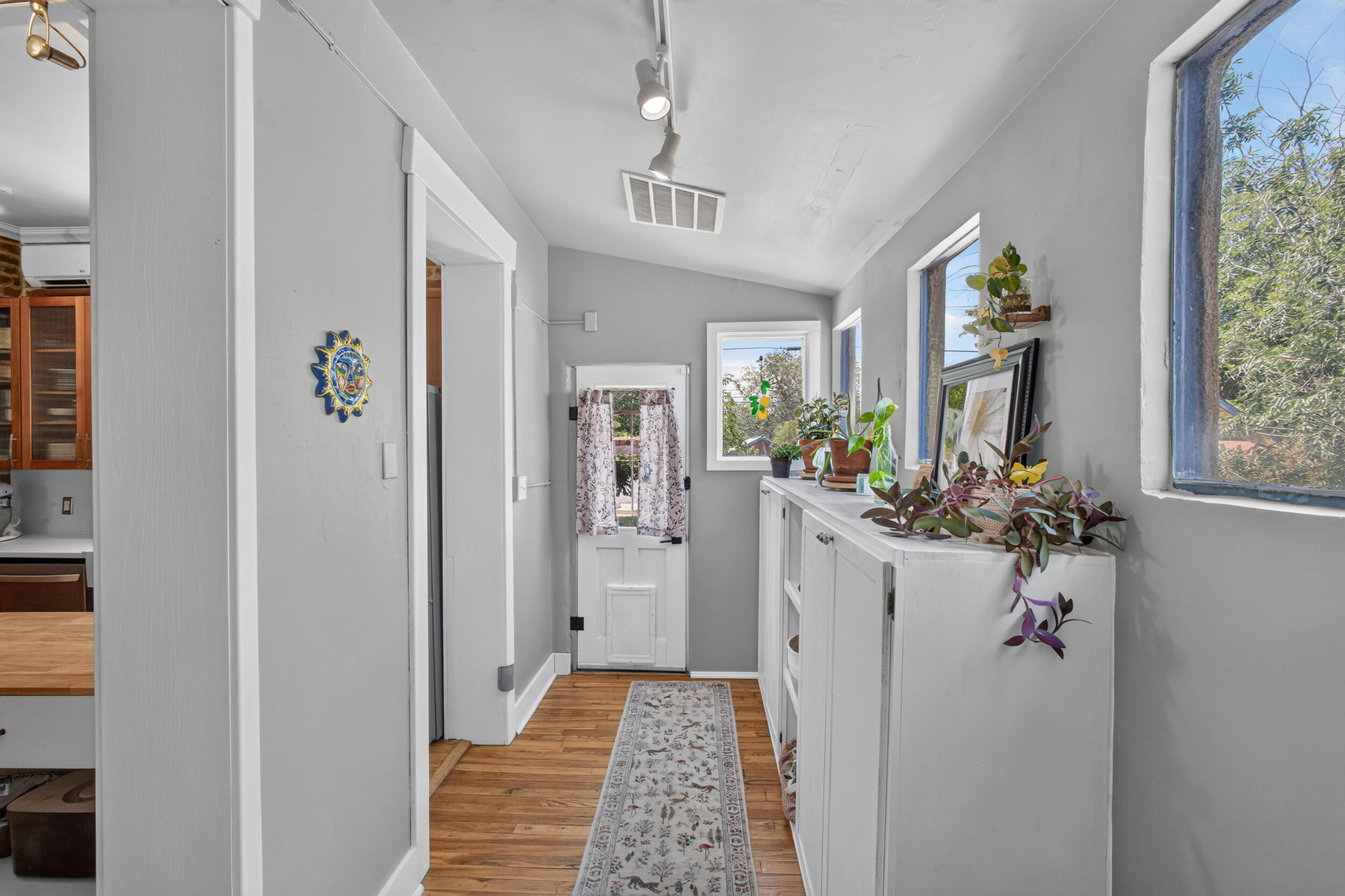 415 Edith Boulevard SE