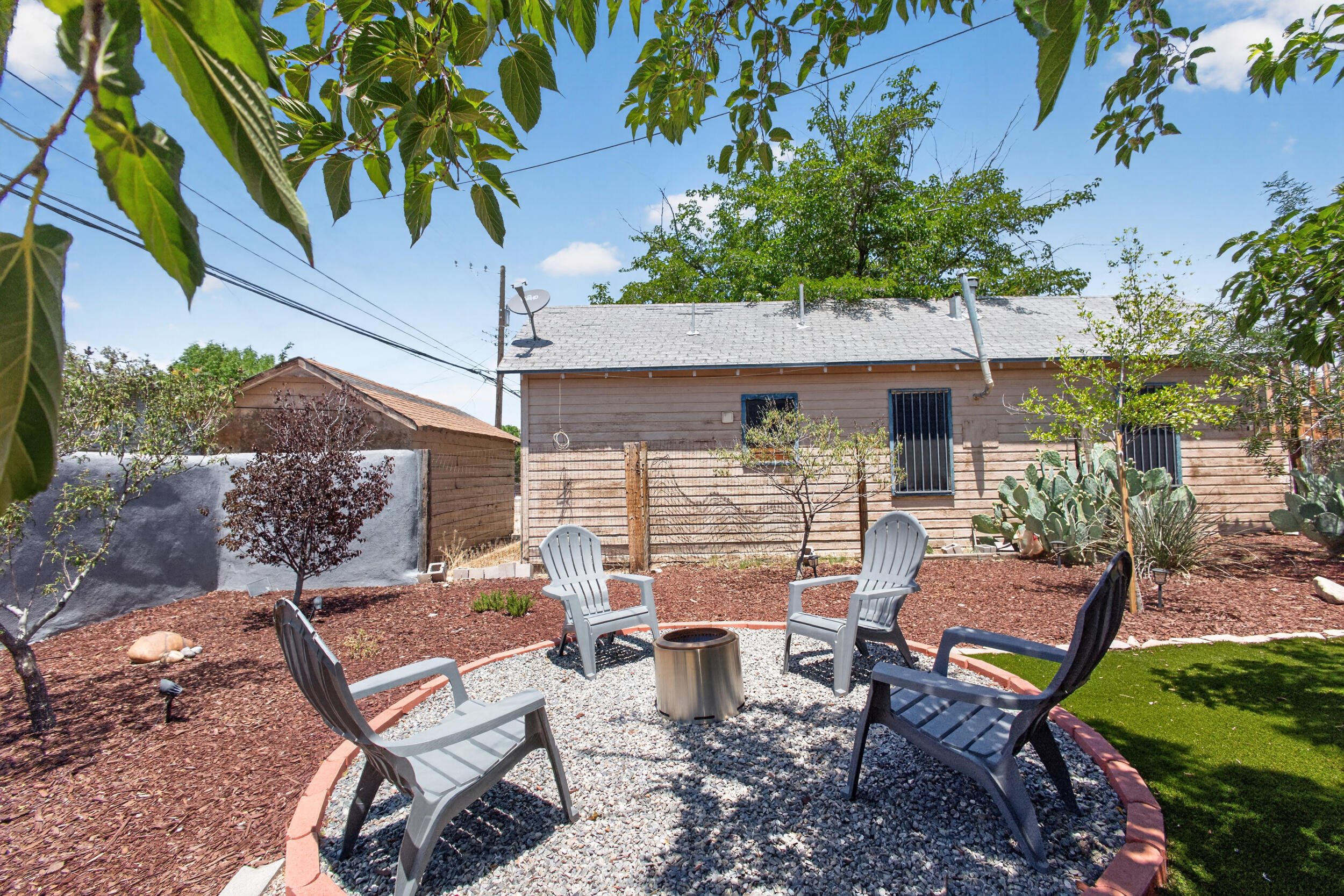 415 Edith Boulevard SE