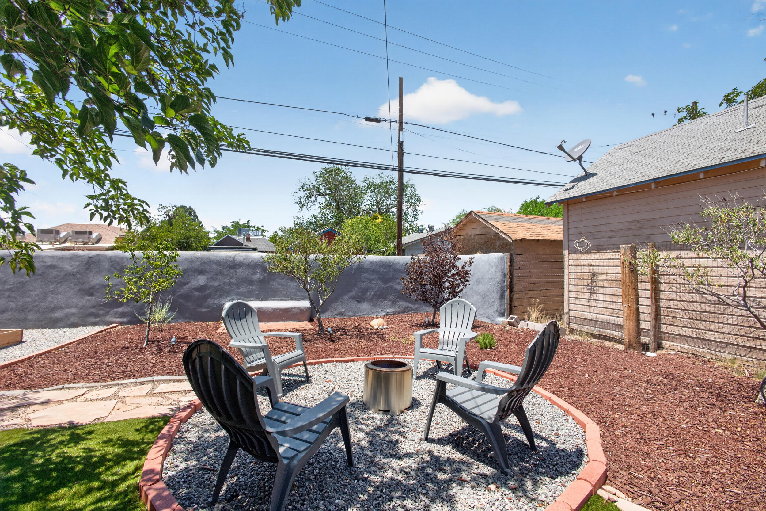 415 Edith Boulevard SE