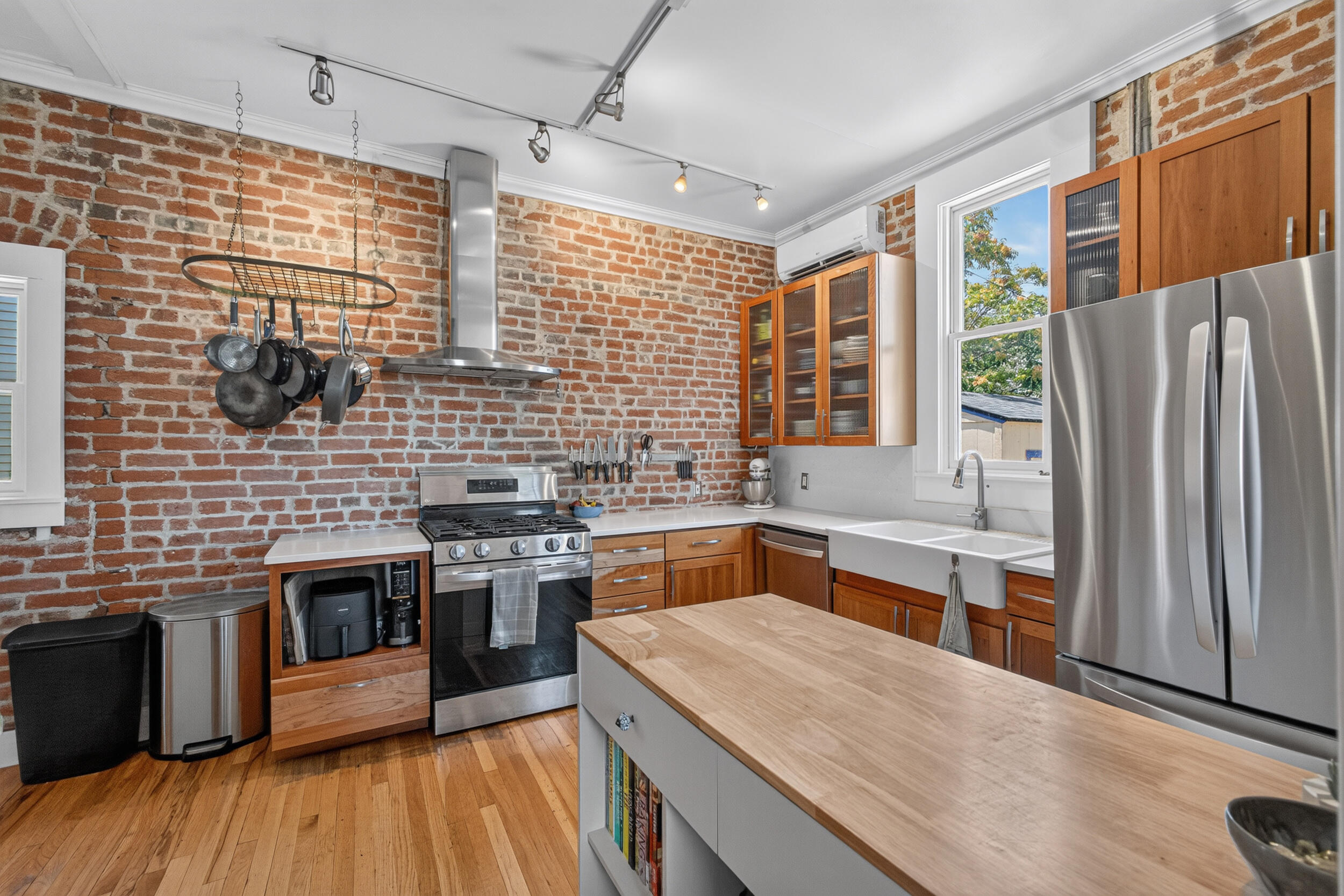 415 Edith Boulevard SE