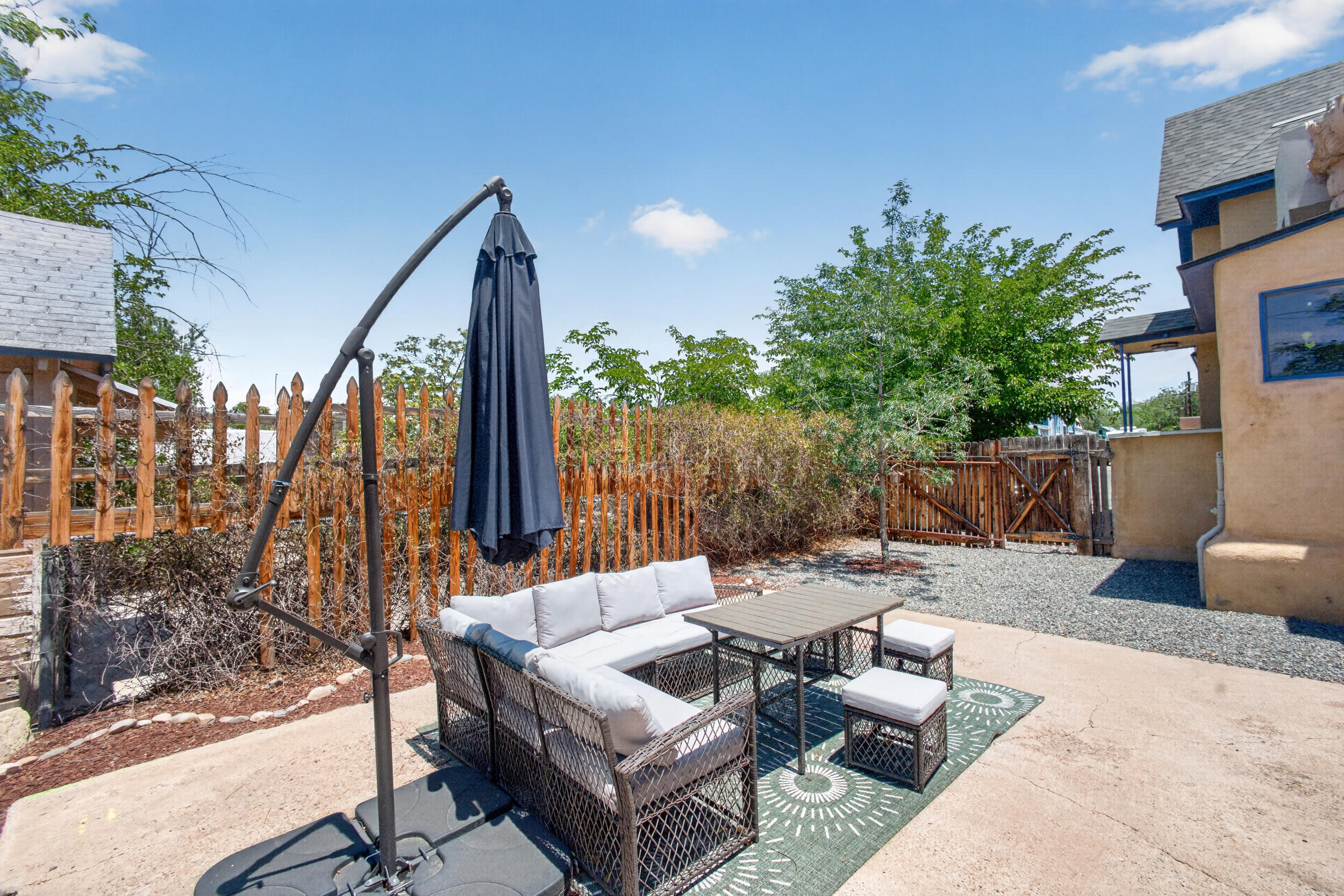 415 Edith Boulevard SE