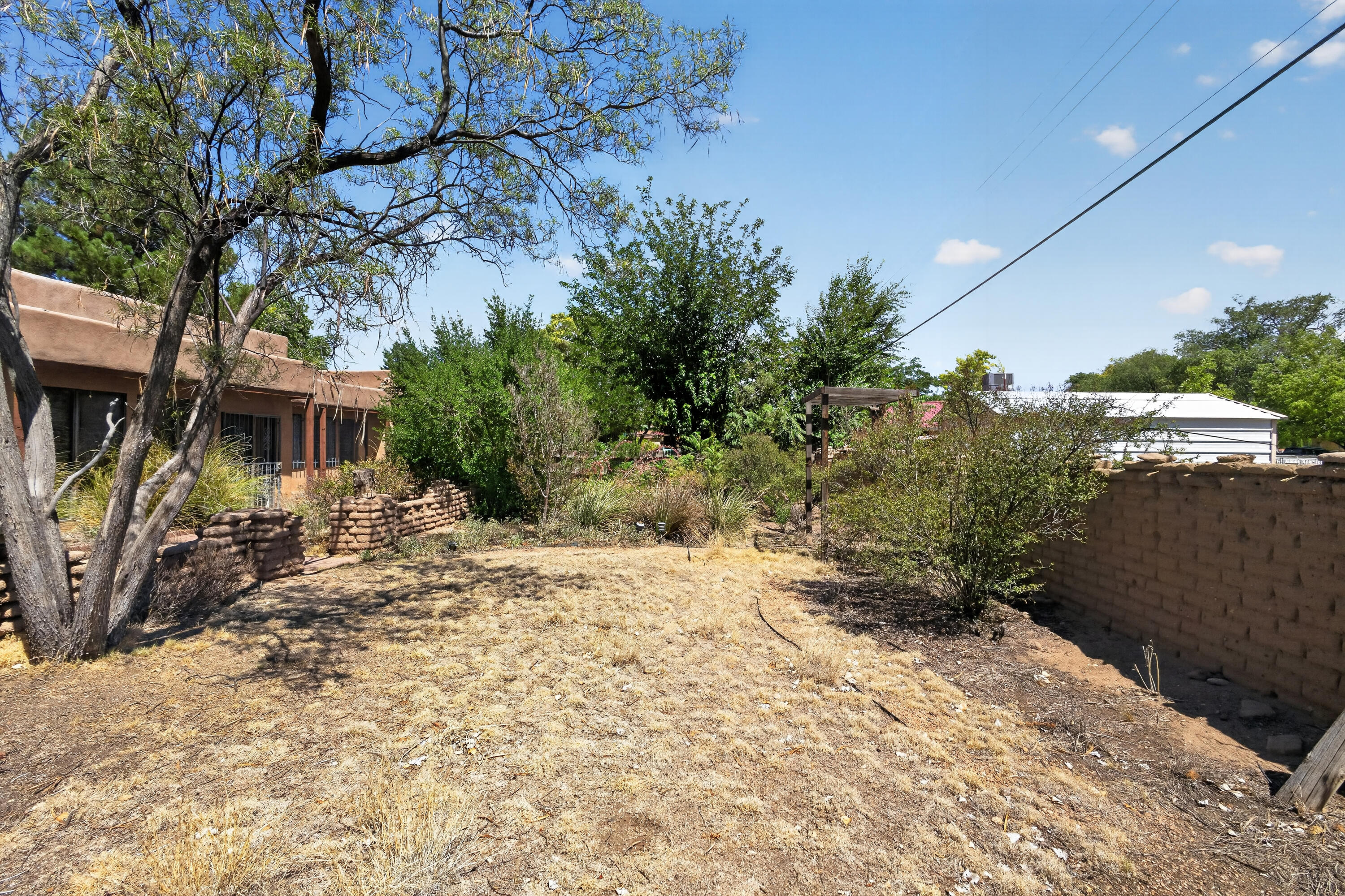 312 N Horton Lane NW