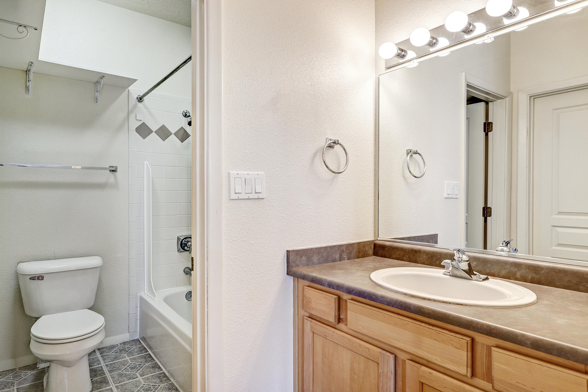 4211 Pitt Place NE UNIT 3