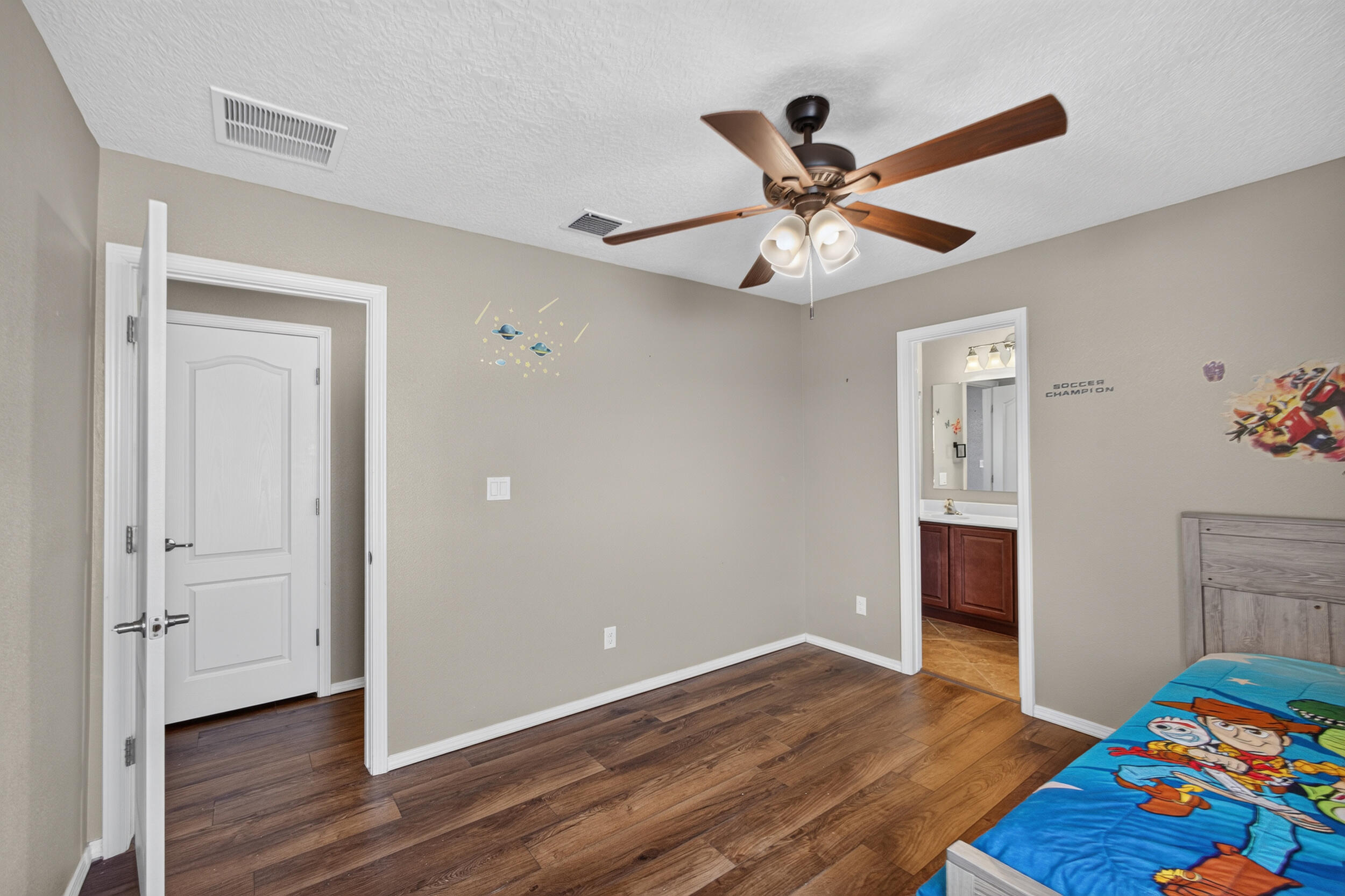 625 Palo Alto Drive NE