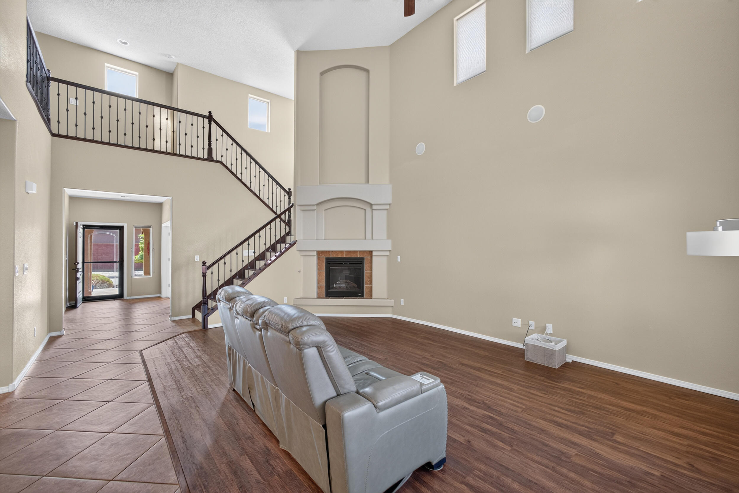 625 Palo Alto Drive NE