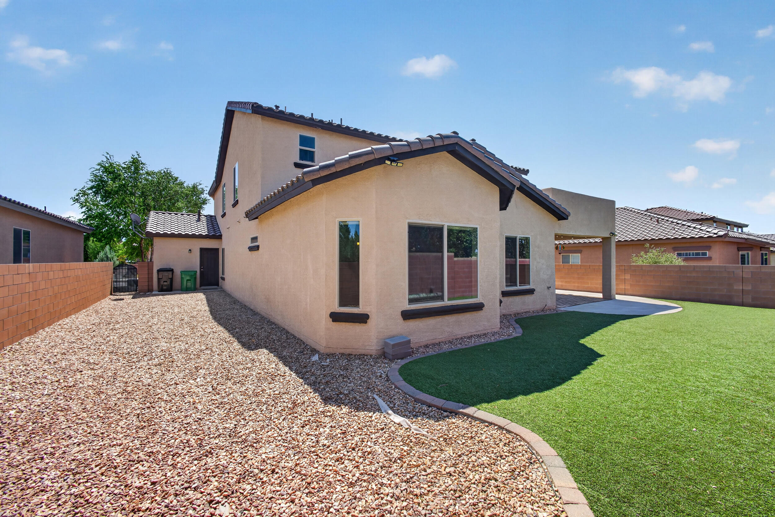 625 Palo Alto Drive NE