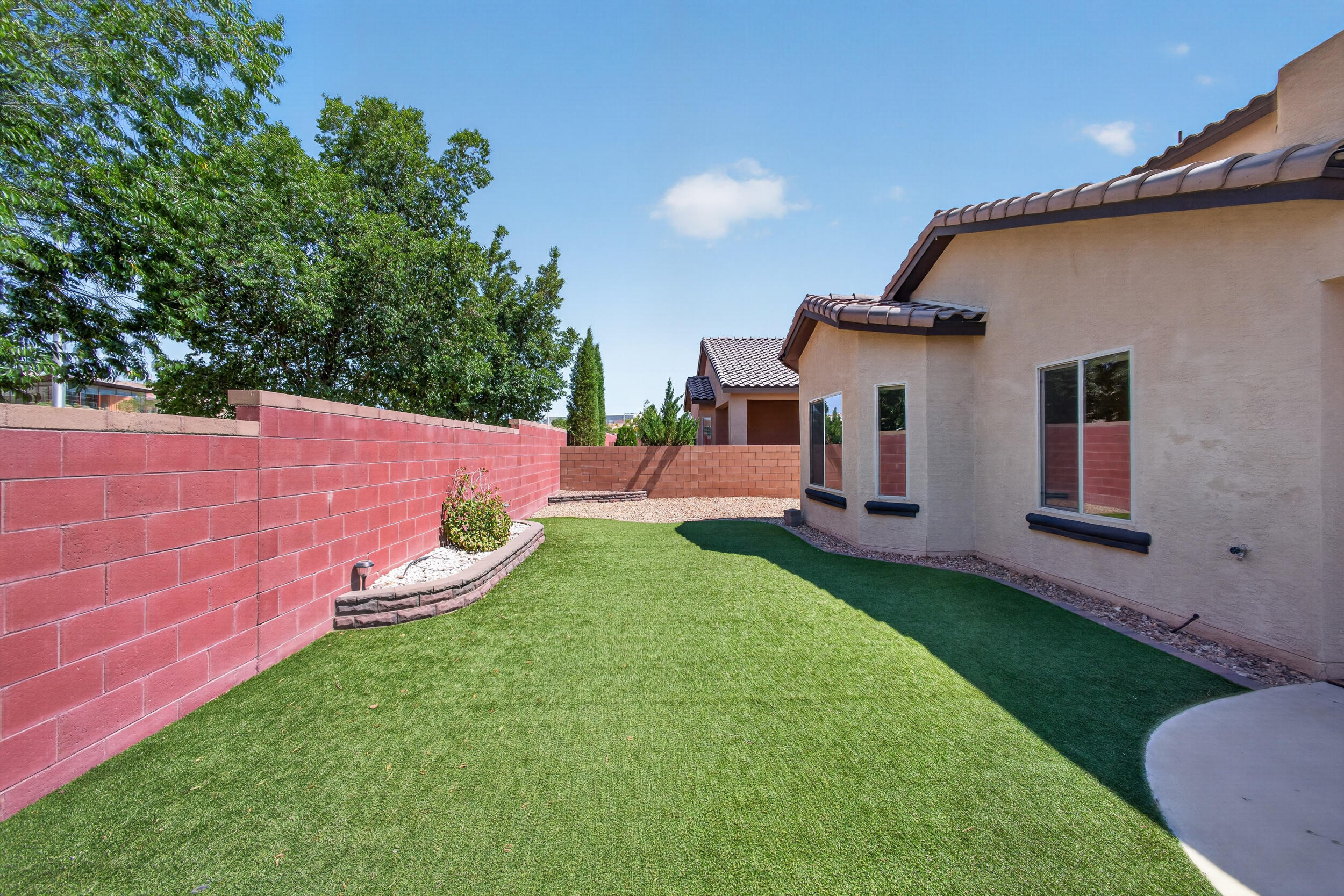 625 Palo Alto Drive NE