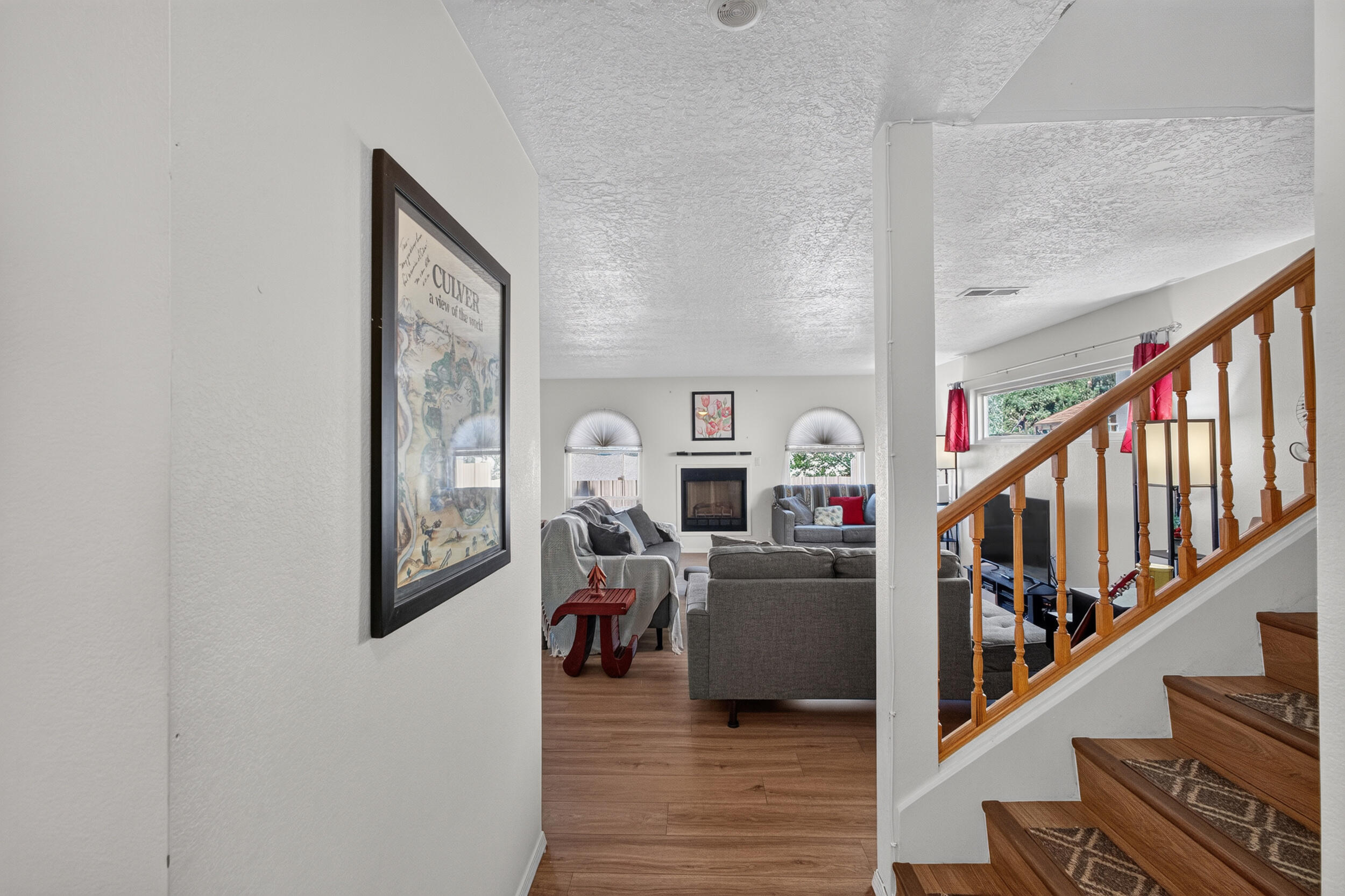 5409 Colleens Way NE