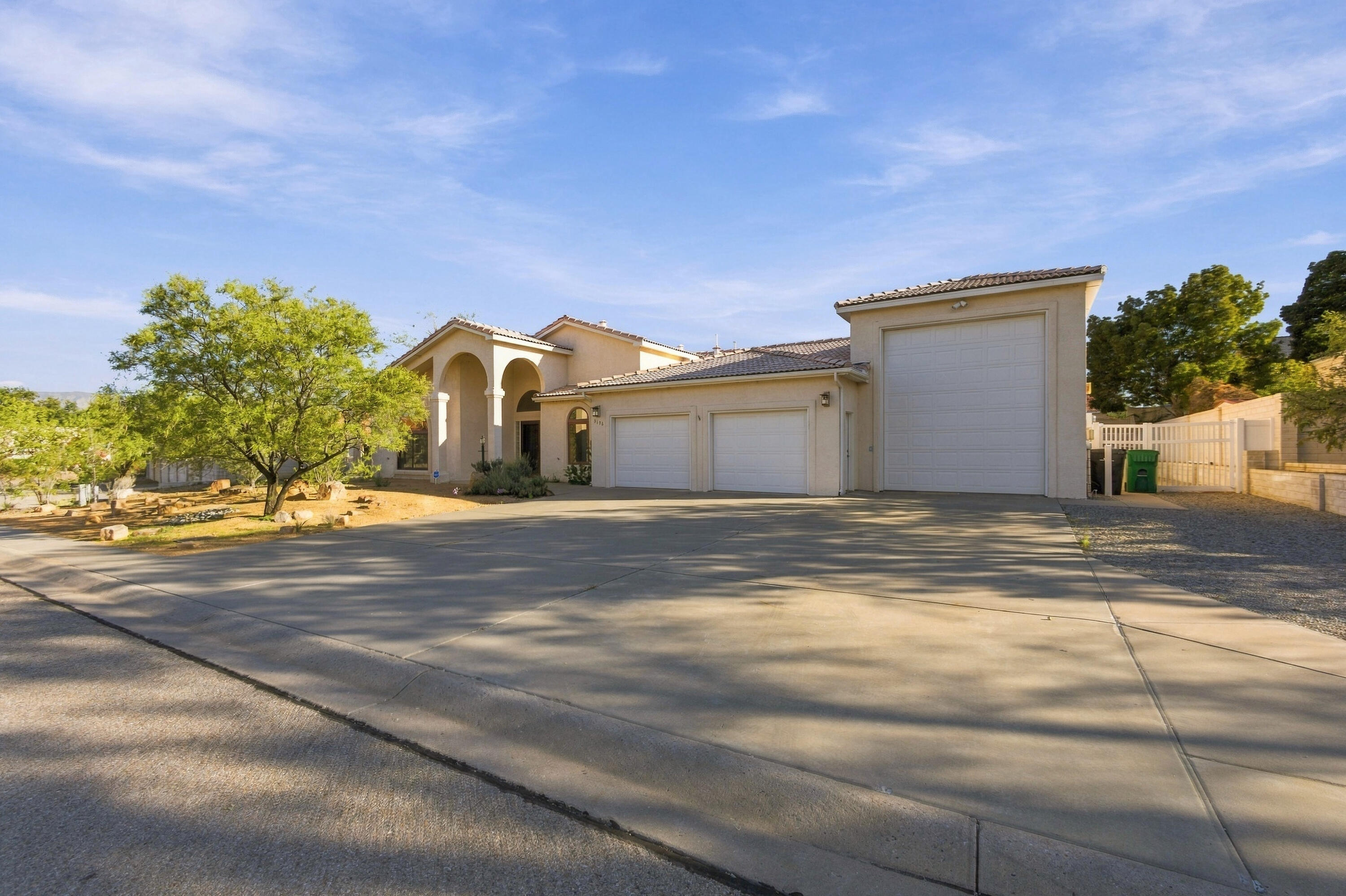 3196 Ashkirk Loop SE