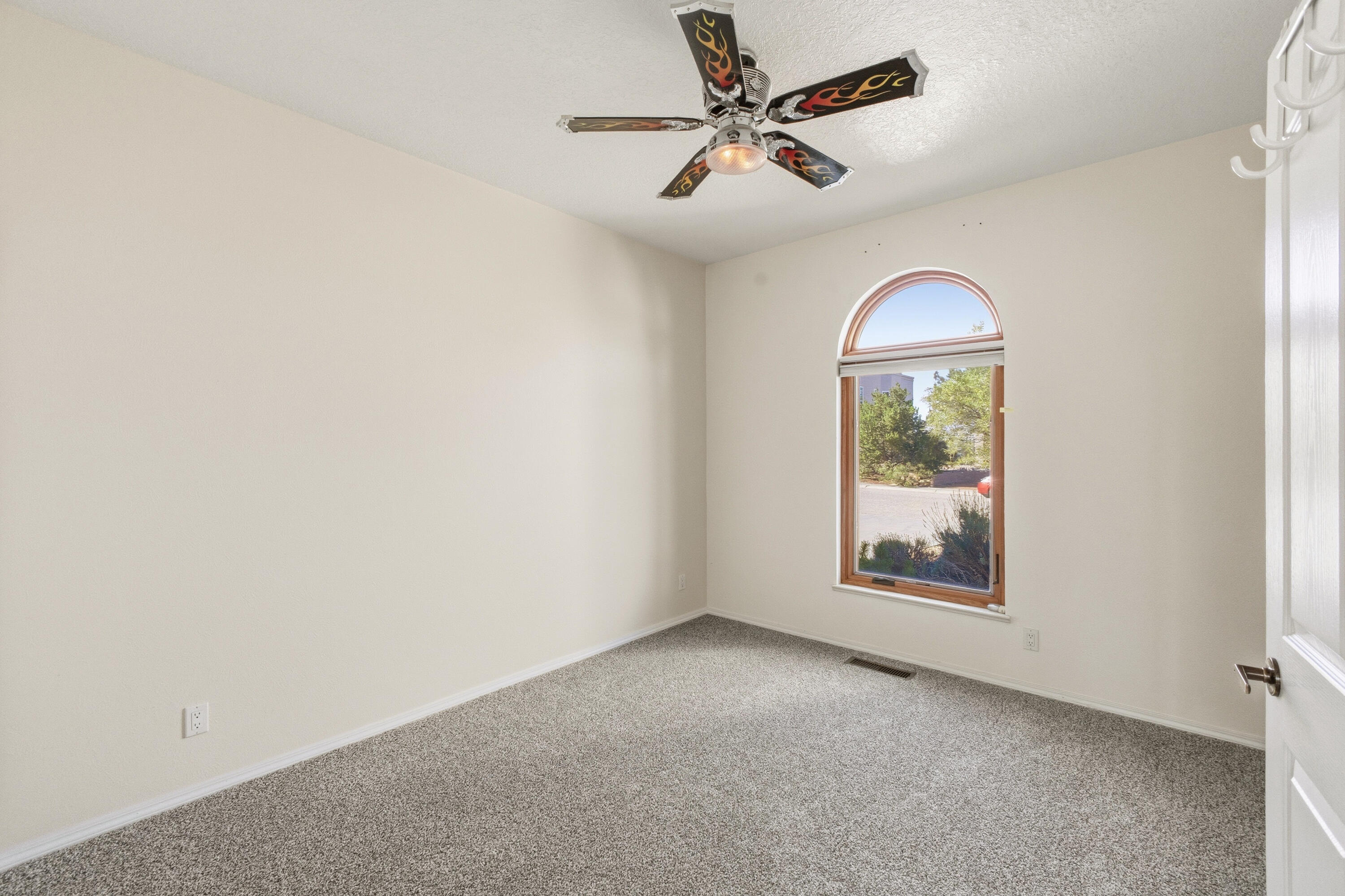 3196 Ashkirk Loop SE