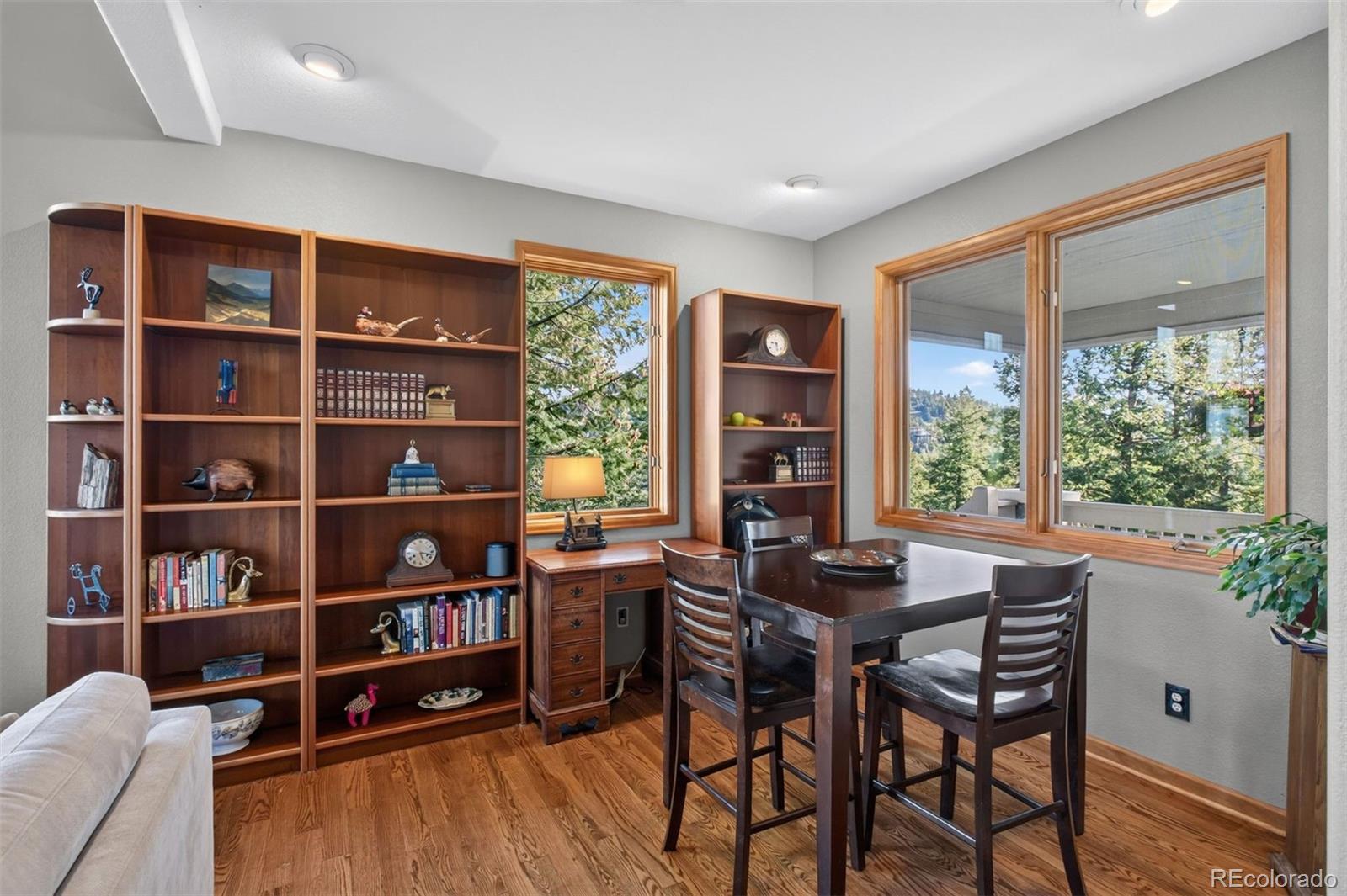 25806 Lost Cabin Trail