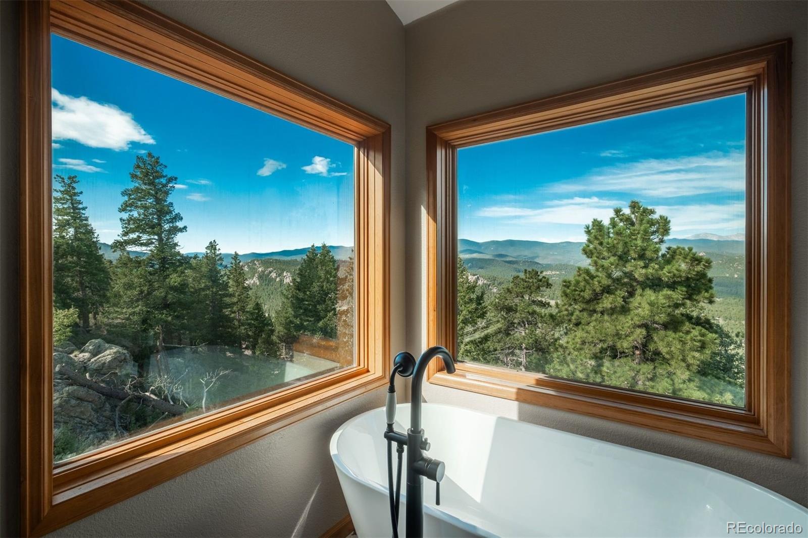 25806 Lost Cabin Trail