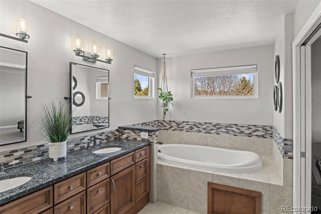 5925 Zinnia Court