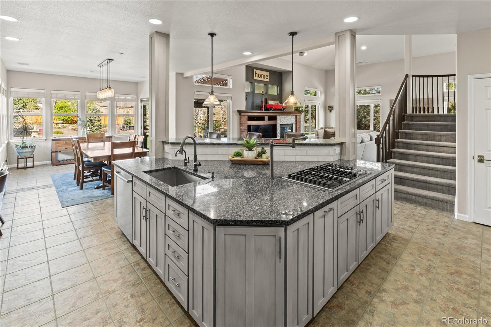 5925 Zinnia Court