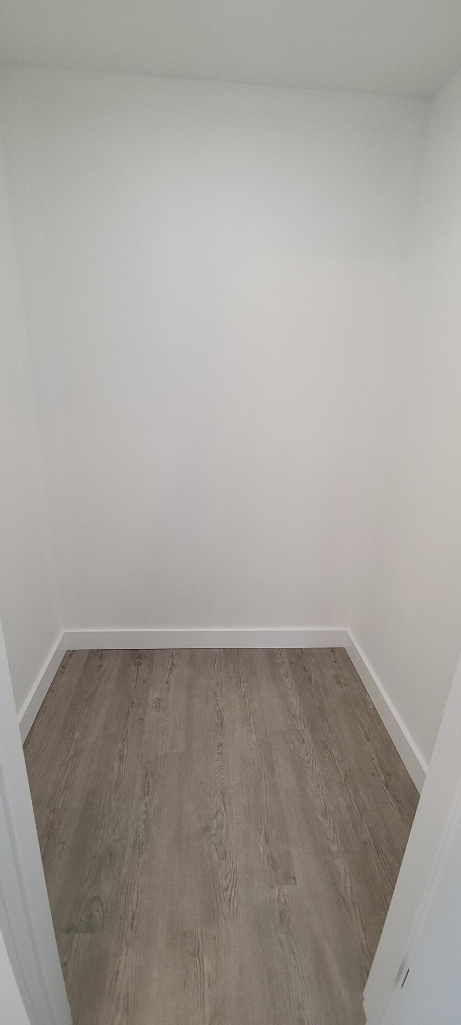 156 Old Country Way