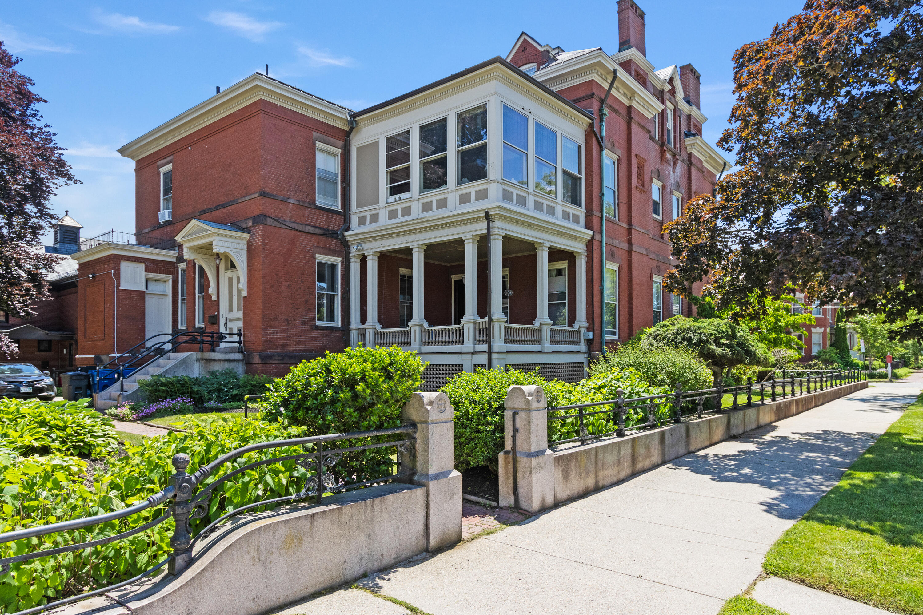 161 Pine Street 4
