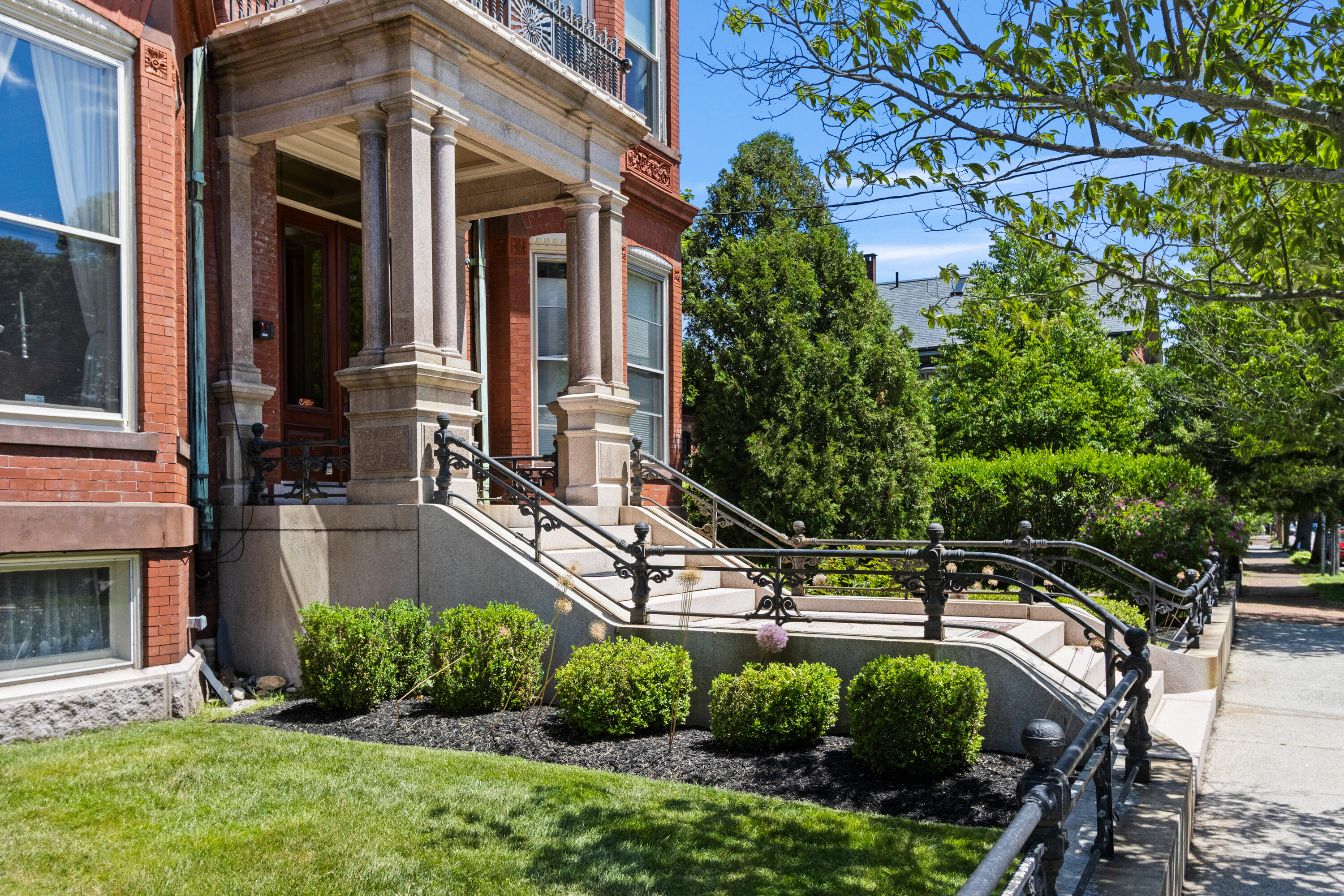 161 Pine Street 4