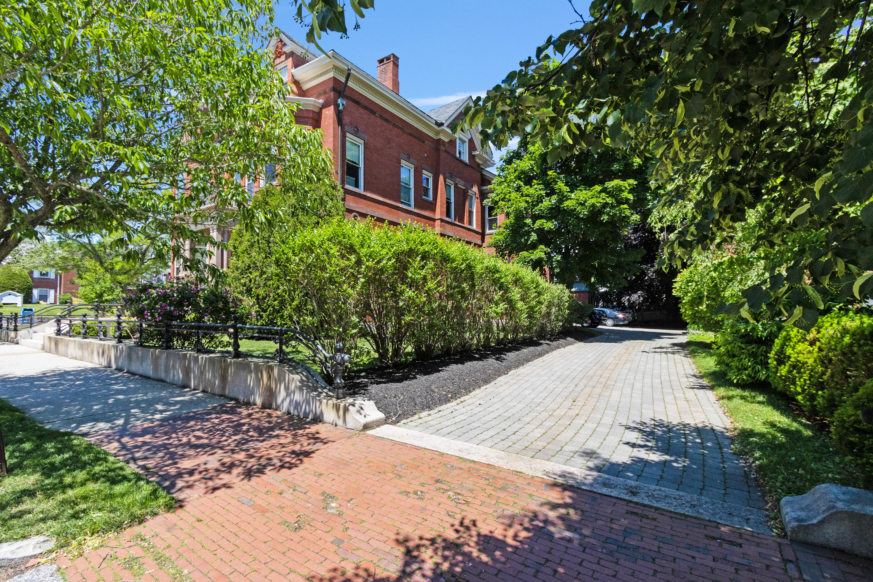 161 Pine Street 4