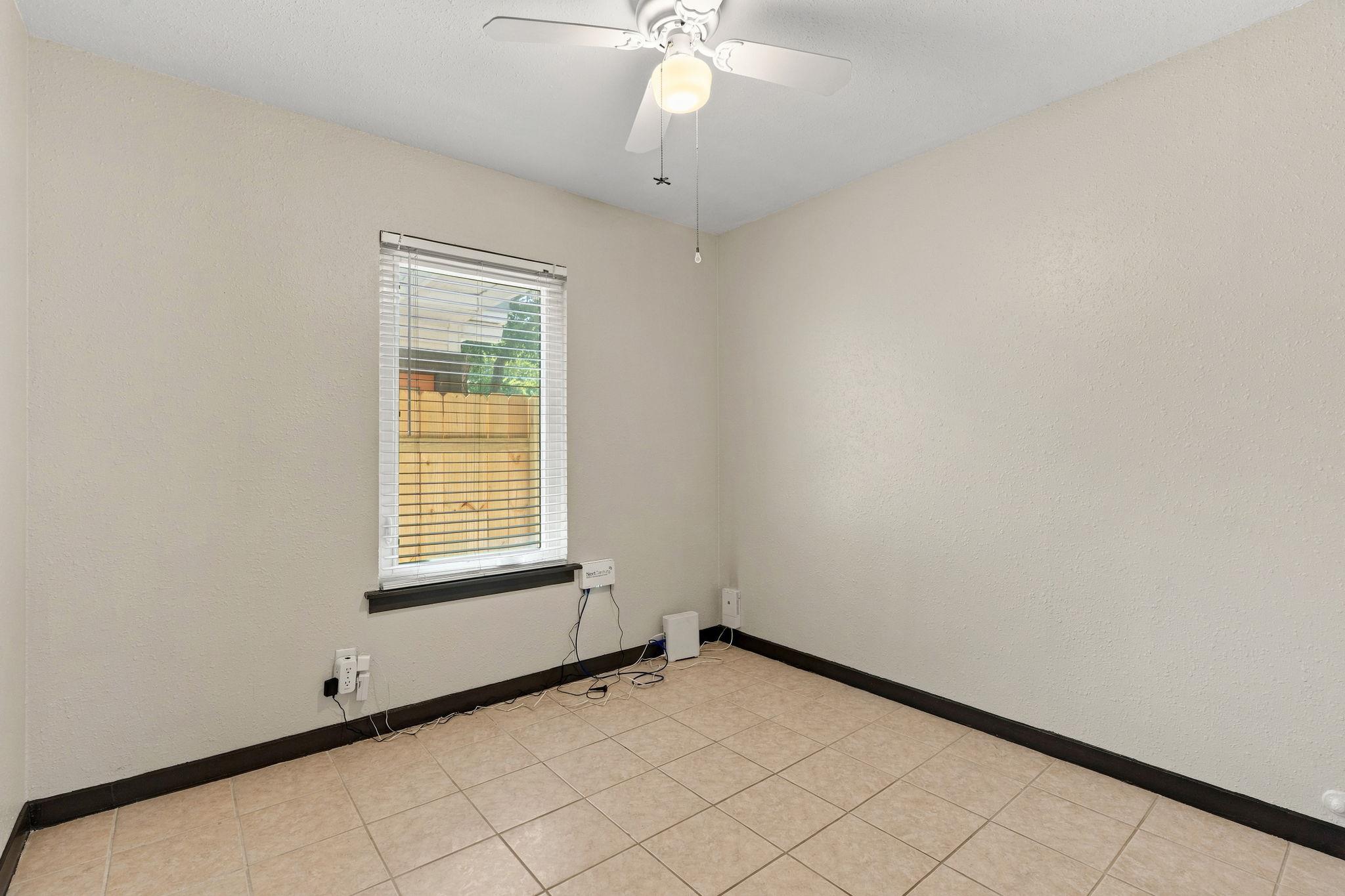 904 Plateau CIR