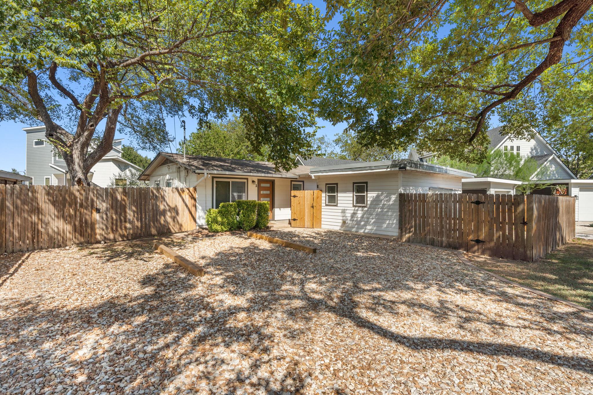 904 Plateau CIR
