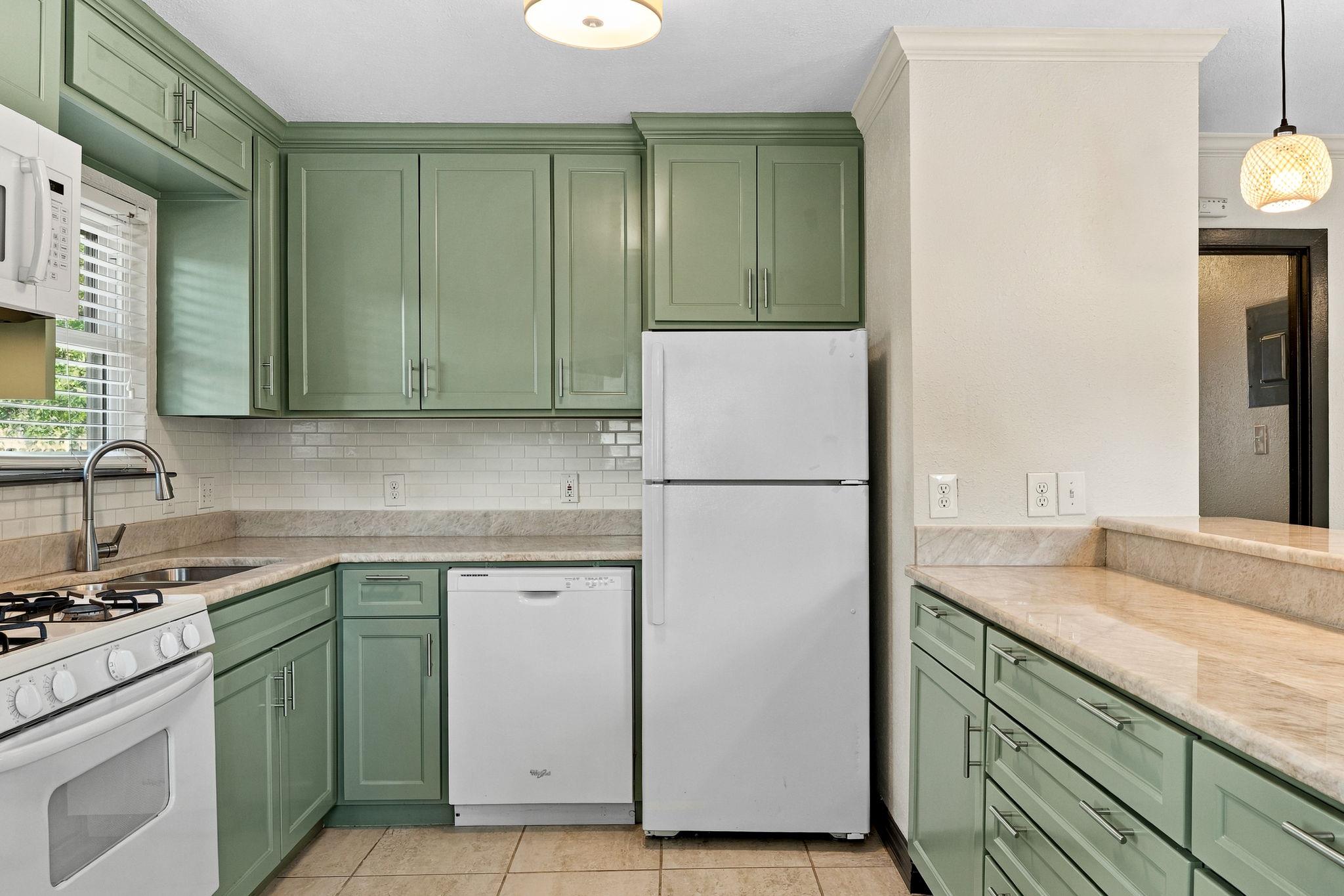 904 Plateau CIR