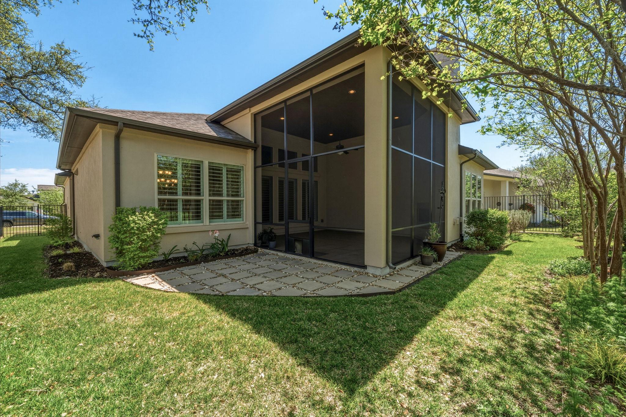 220 Mendocino LN
