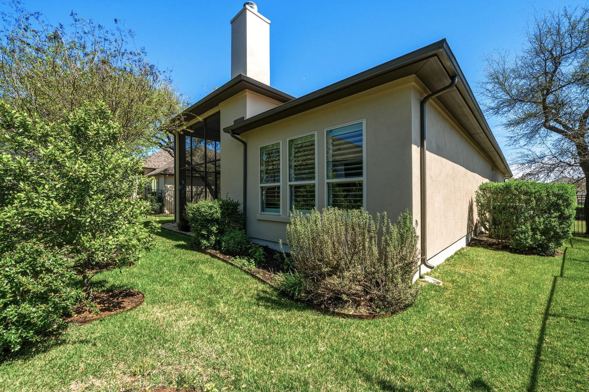 220 Mendocino LN